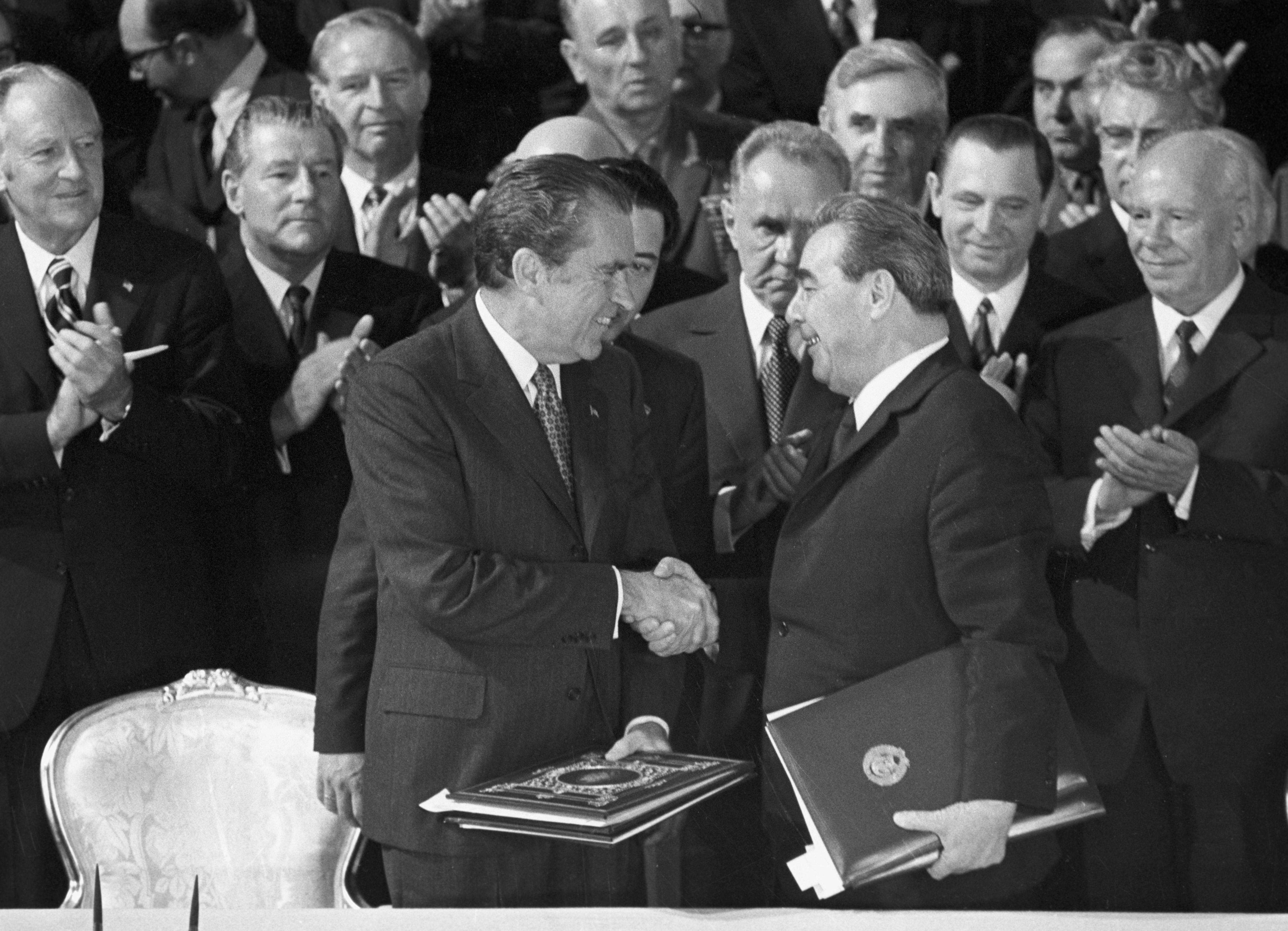 Ötven éve, a hidegháború csúcsán tudott fegyverkorlátozásról megállapodni az USA és a Szovjetunió