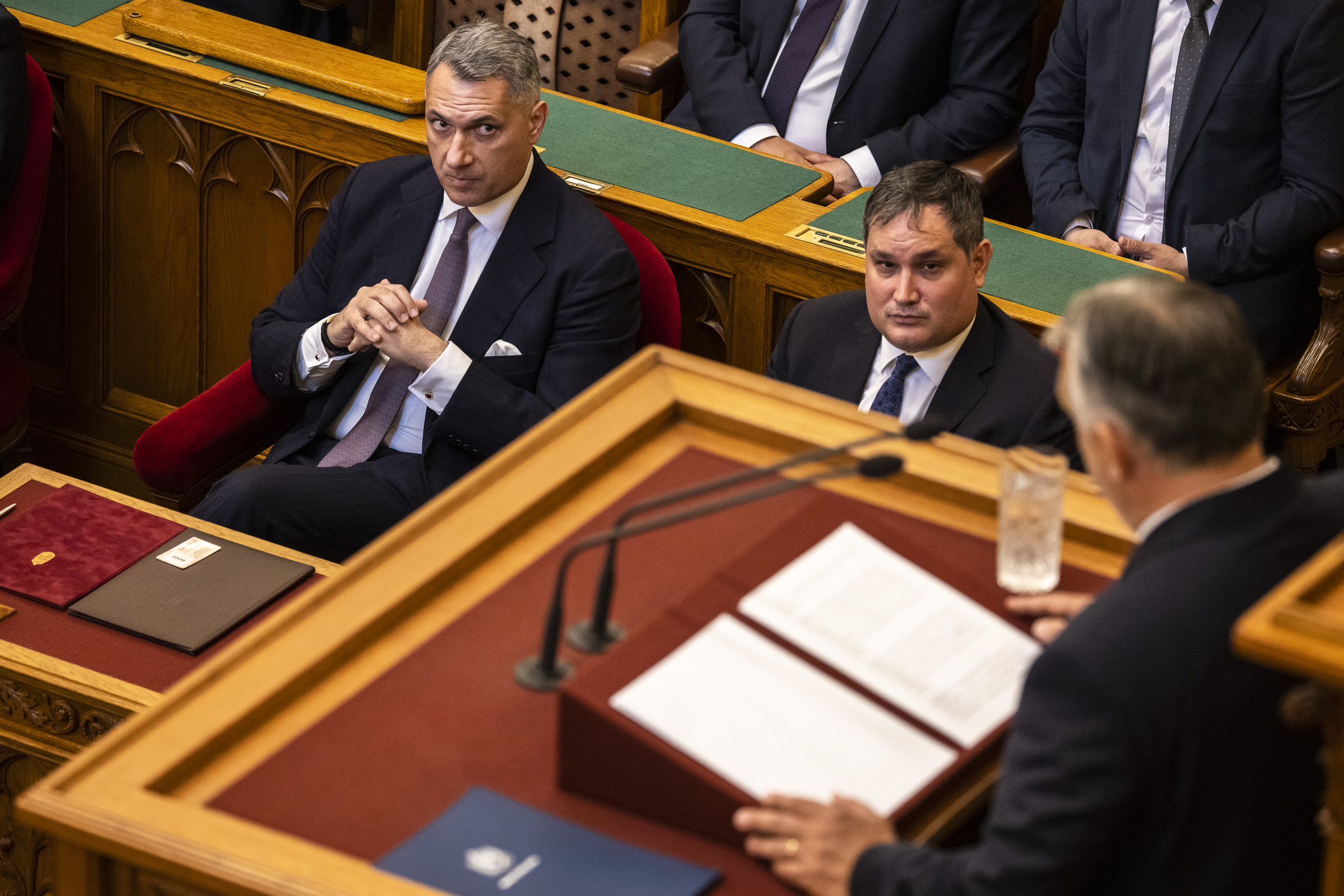 Orbán elmondta a parlamentben, mit gondol a minisztereiről