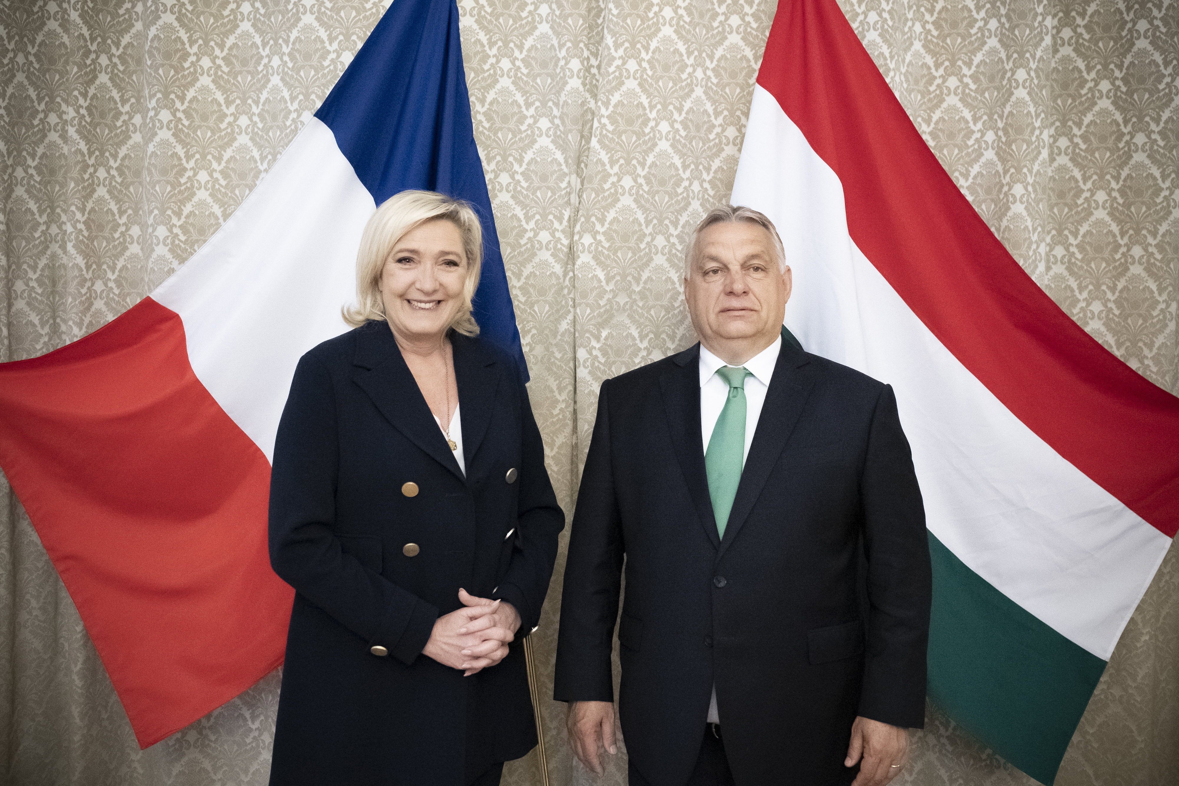 „Brüsszel elhibázott és veszélyes szankciós politikájáról” tárgyalt Orbán és Le Pen