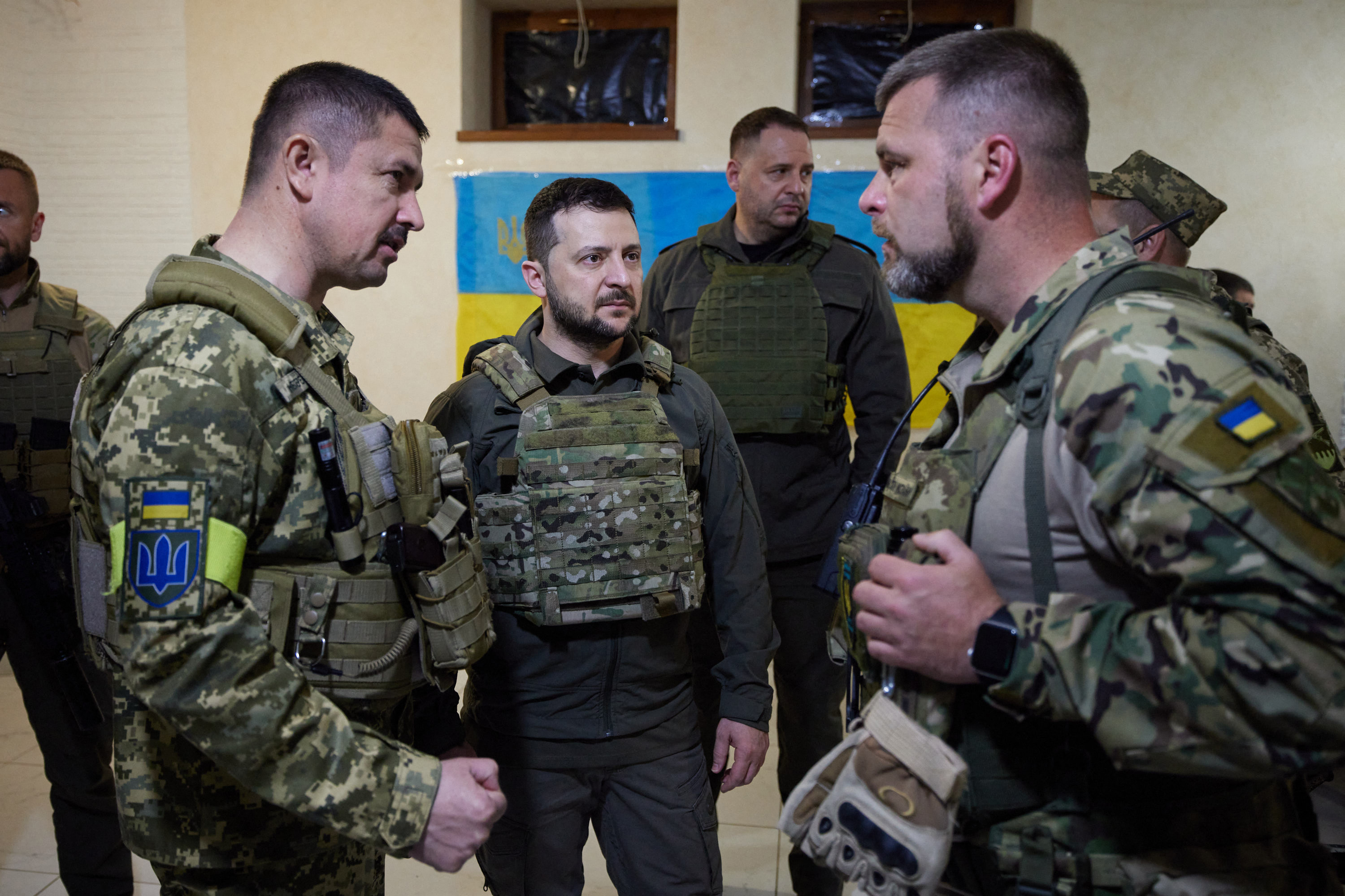 Katonákkal találkozott Volodimir Zelenszkij Harkivban