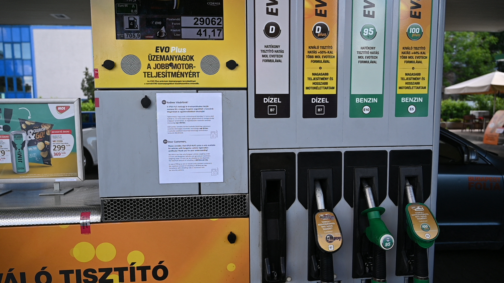 Pániktankolásra lehet számítani a hétvégi benzinkút-bezárások előtt
