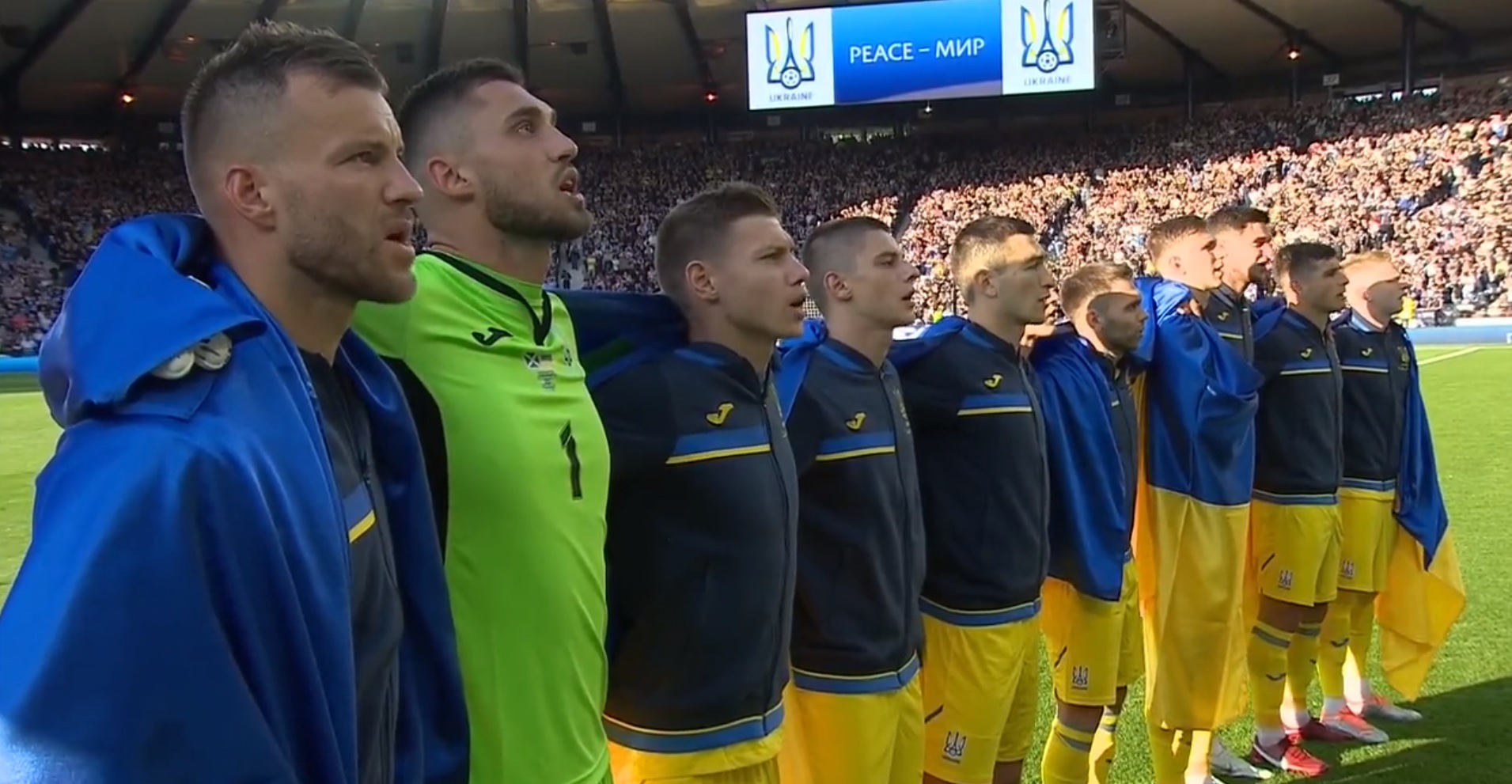 A házigazda skót szurkolók is énekelték az ukrán himnuszt a világbajnoki pótselejtezőn