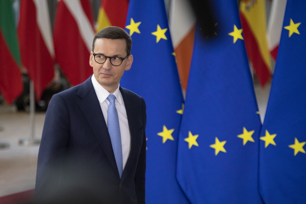 A lengyel miniszterelnök ragaszkodik a vétójához spórolás-ügyben