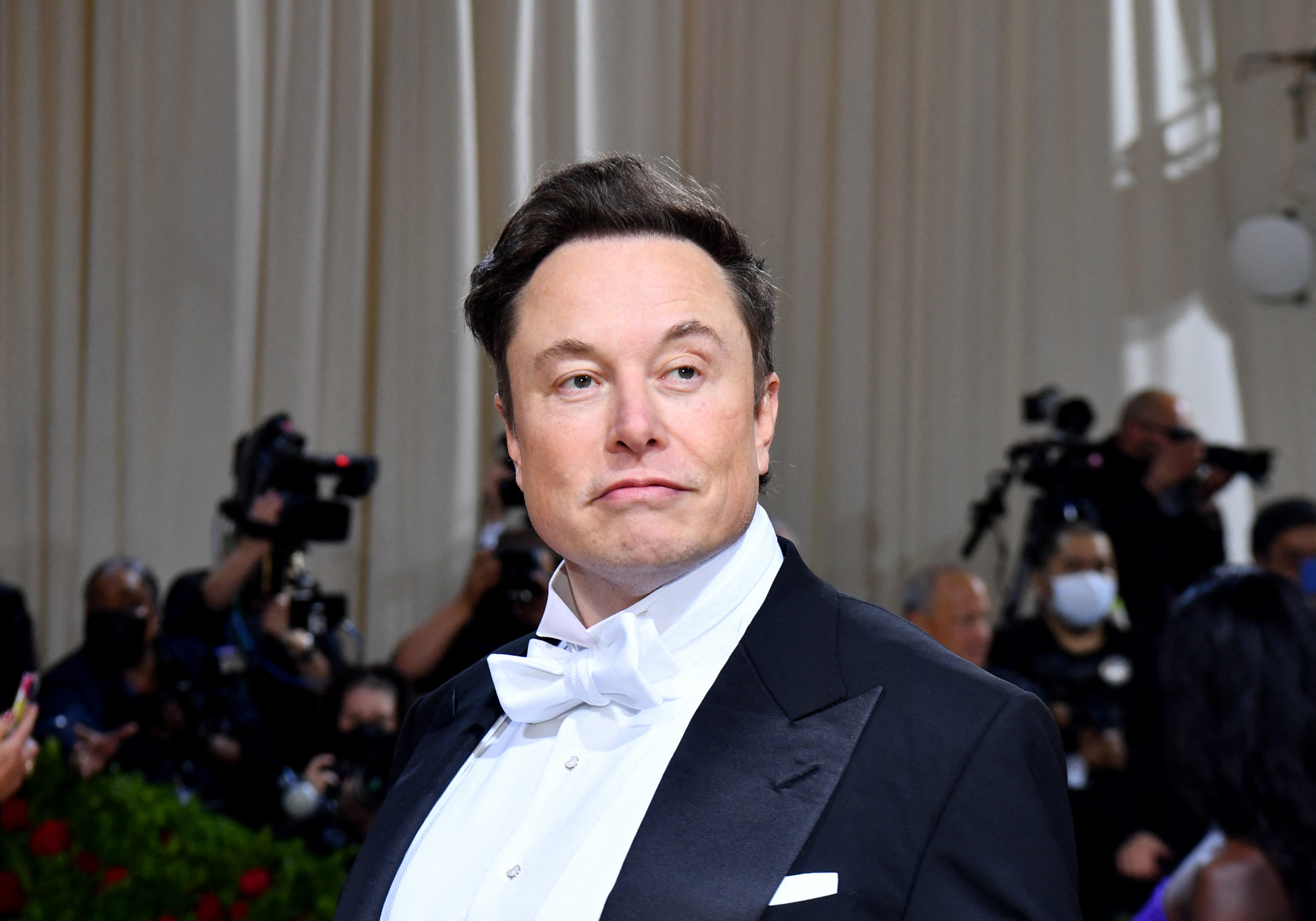 Elon Musknak rossz érzései vannak, minden tizedik dolgozót kirúgnak a Teslától