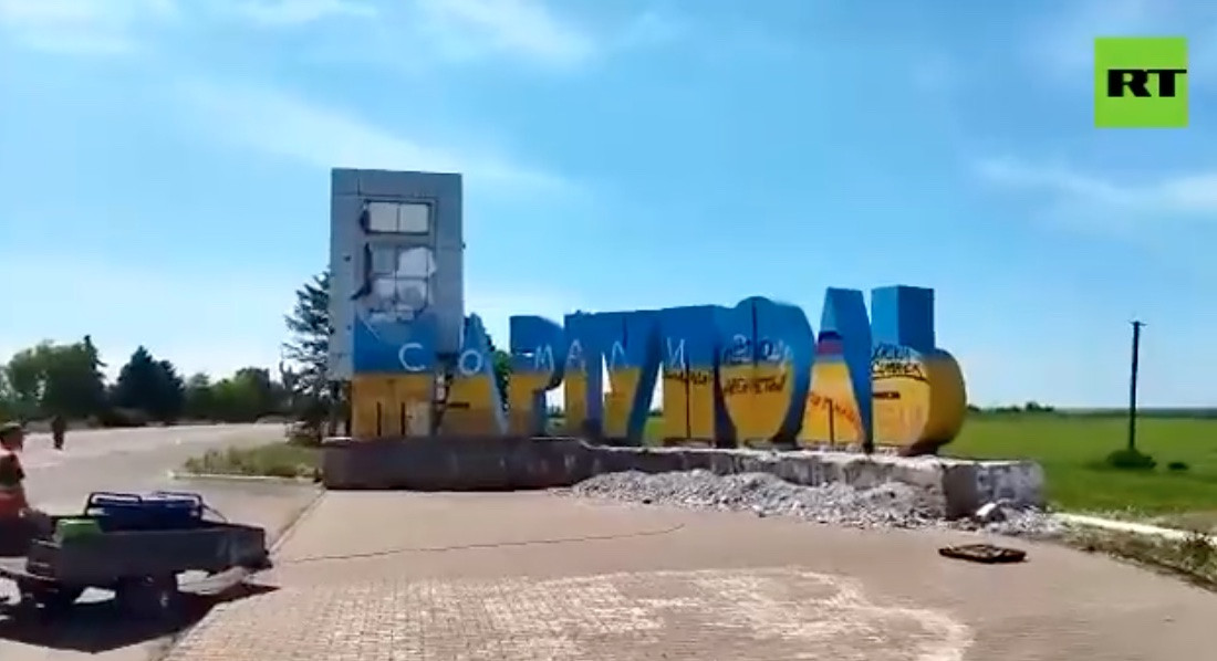 Mariupolnak ezután is Mariupol lesz a neve, de immár oroszul fogják Mariupolnak hívni, „mint egy normális orosz várost”