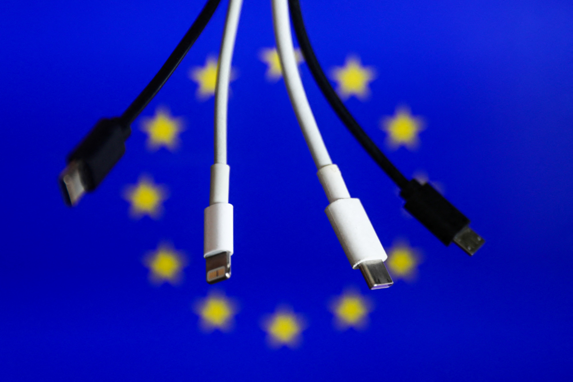 Szavazott az Európai Parlament, 2024-től jön az egységes USB-C típusú telefontöltő