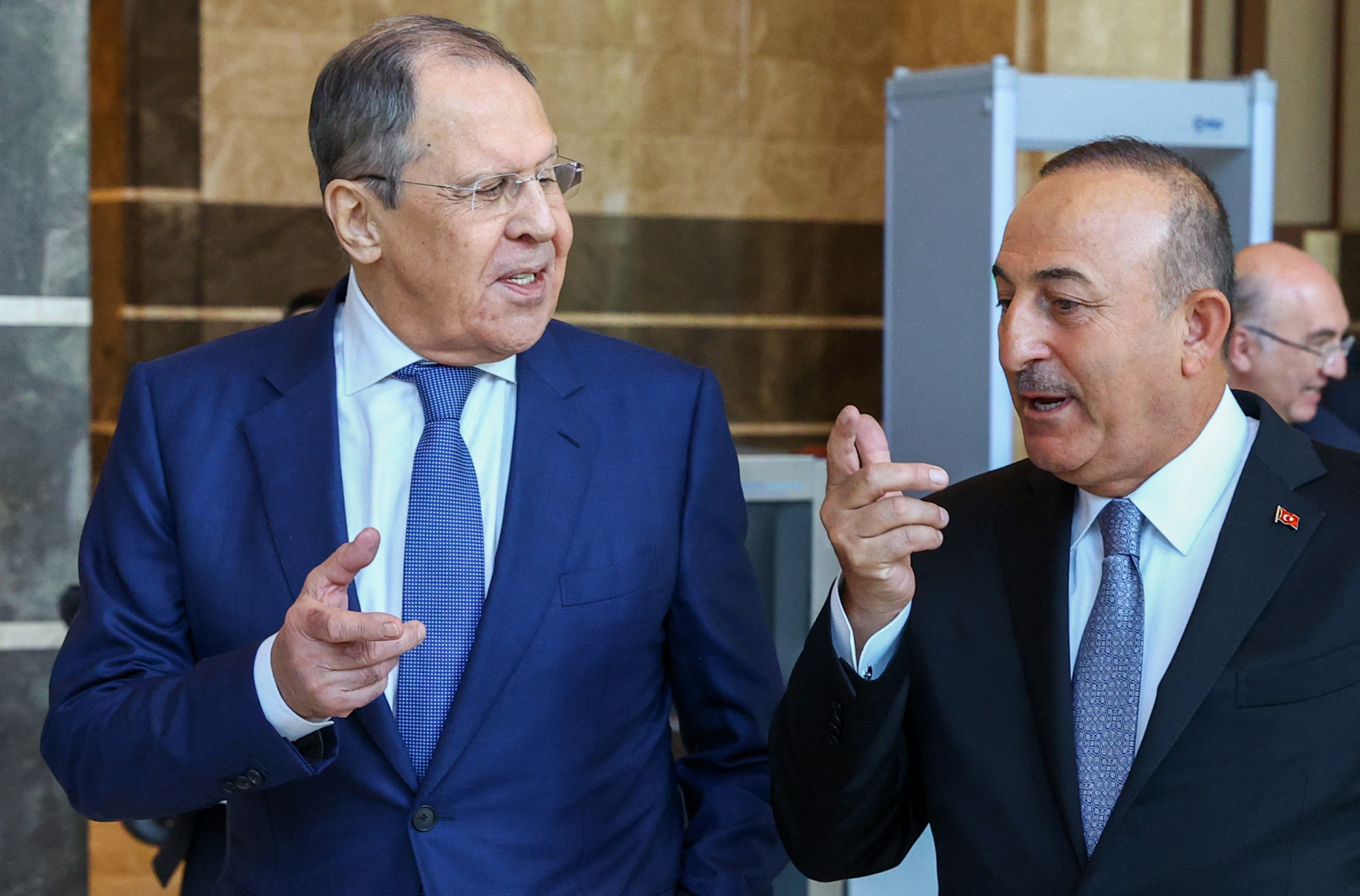 A török külügyminiszter szerint legitim az az orosz követelés, hogy oldják fel a szankciók egy részét