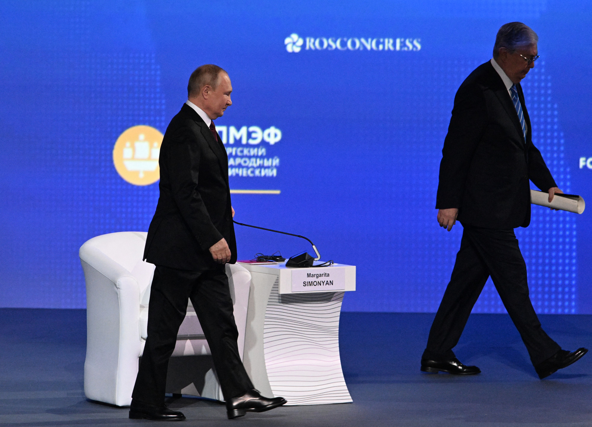 A kazah elnök állítólag visszautasította Putyin kitüntetését
