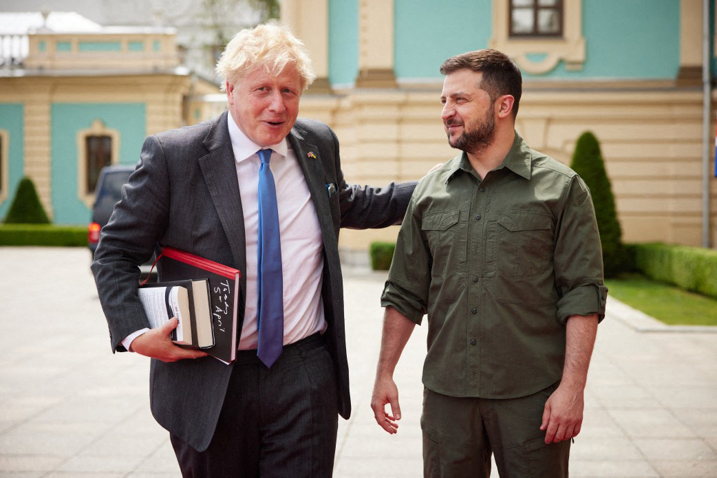 Boris Johnson meghívta az ukrán elnököt Londonba