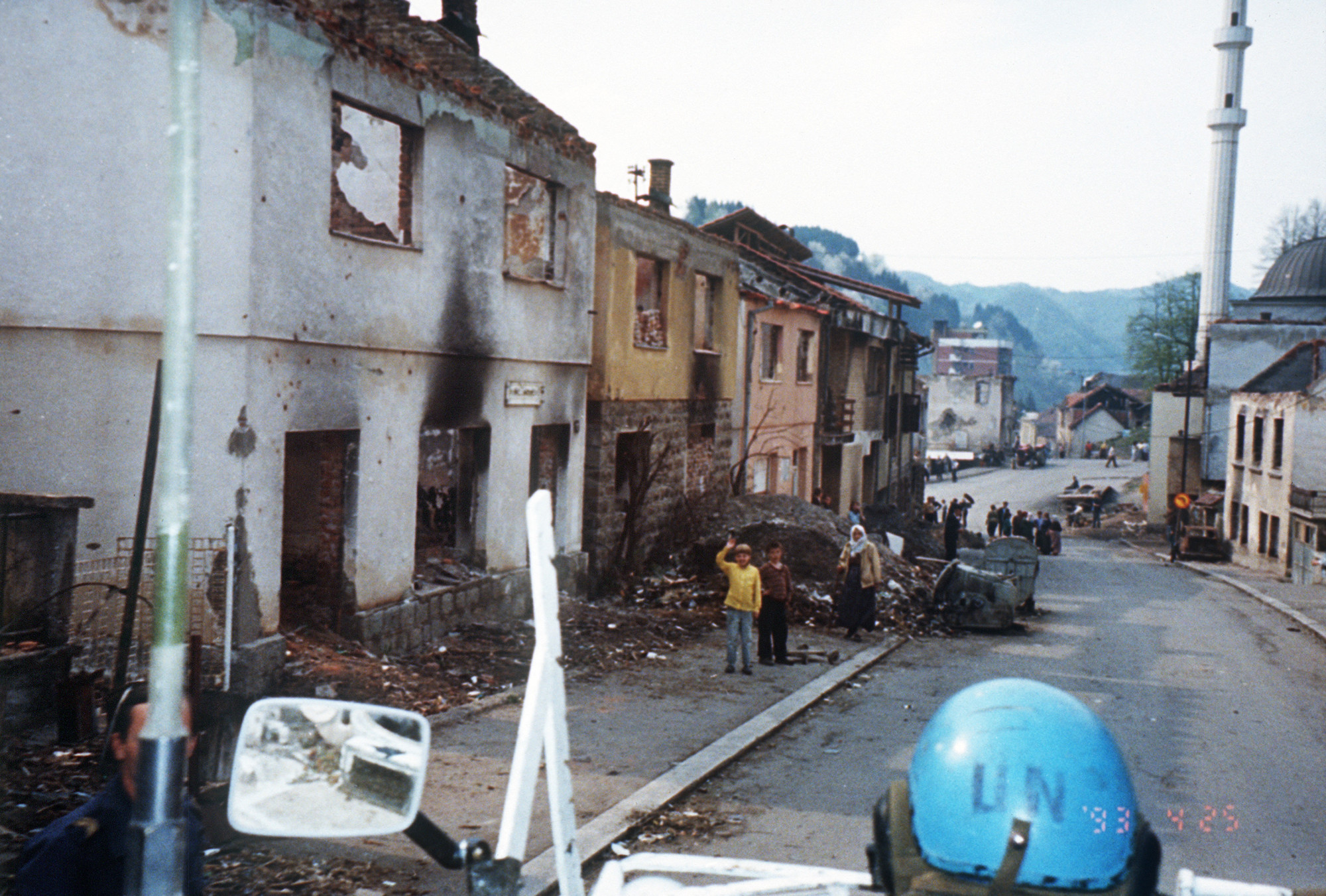 Bocsánatot kért a holland kormány a Srebrenicába küldött holland veteránoktól