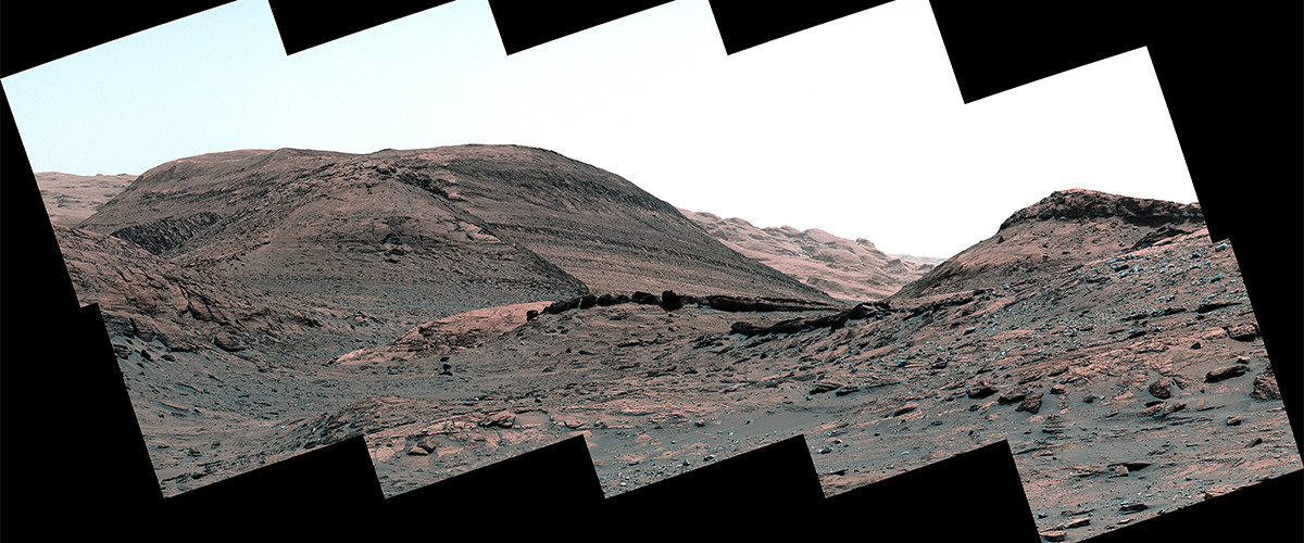 A szulfátos régió dombjai a Curiosity május eleji felvételén