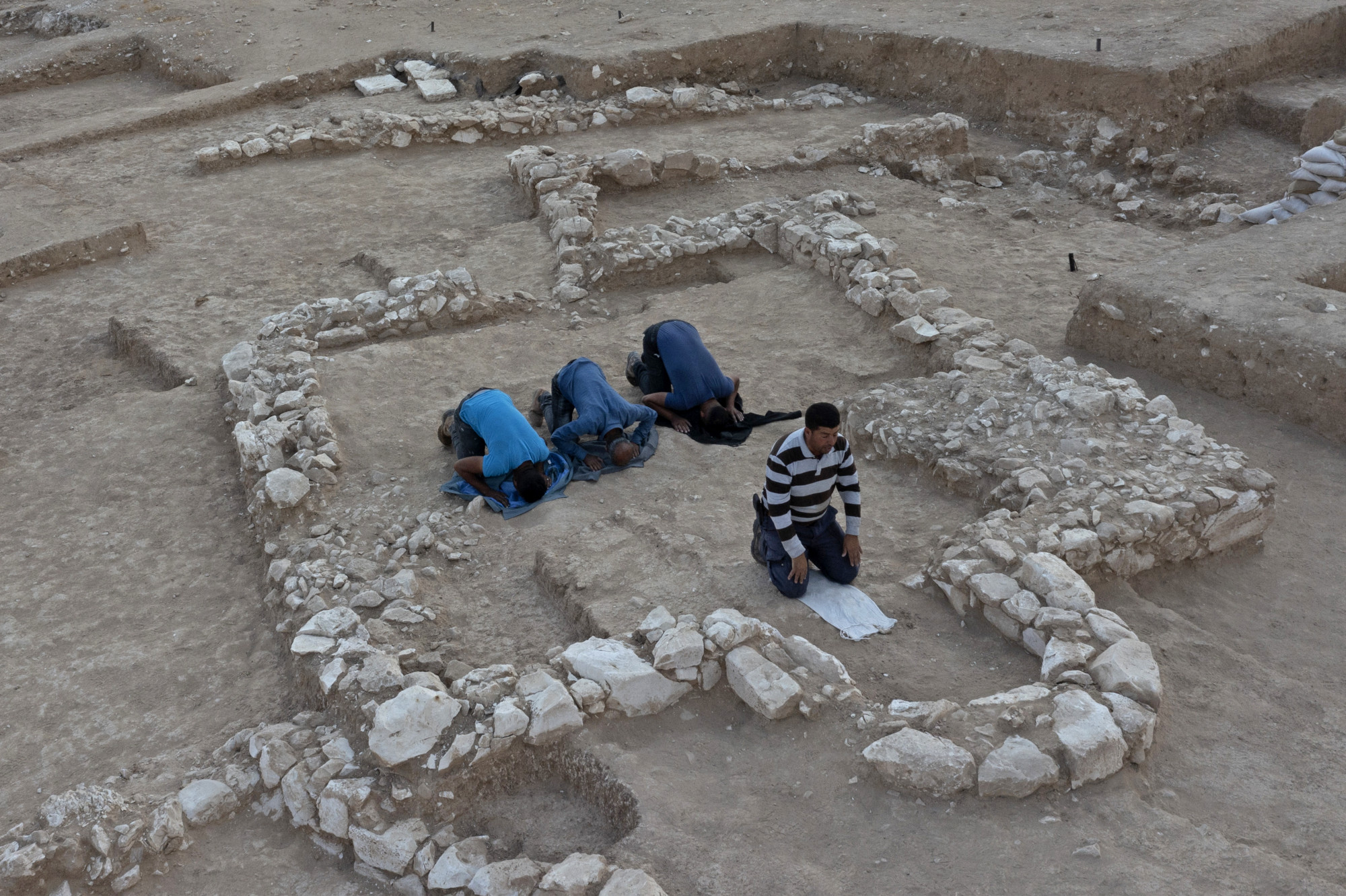 A világ egyik legelső mecsetének maradványaira bukkantak az izraeli sivatagban