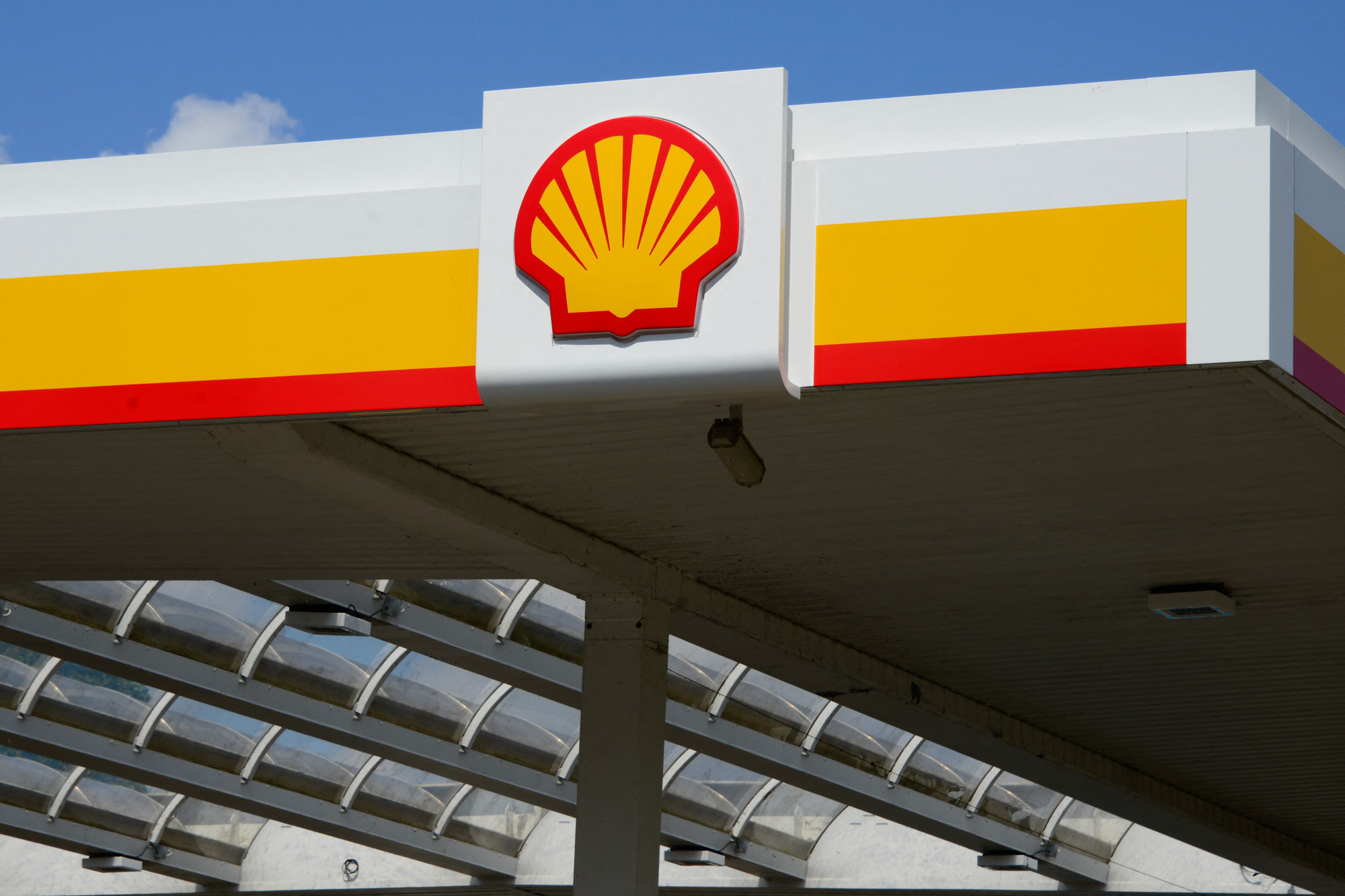 A háború kezdetekor bejelentette, hogy kiszáll az orosz energiaiparból, de azóta is orosz gázzal kereskedik a Shell