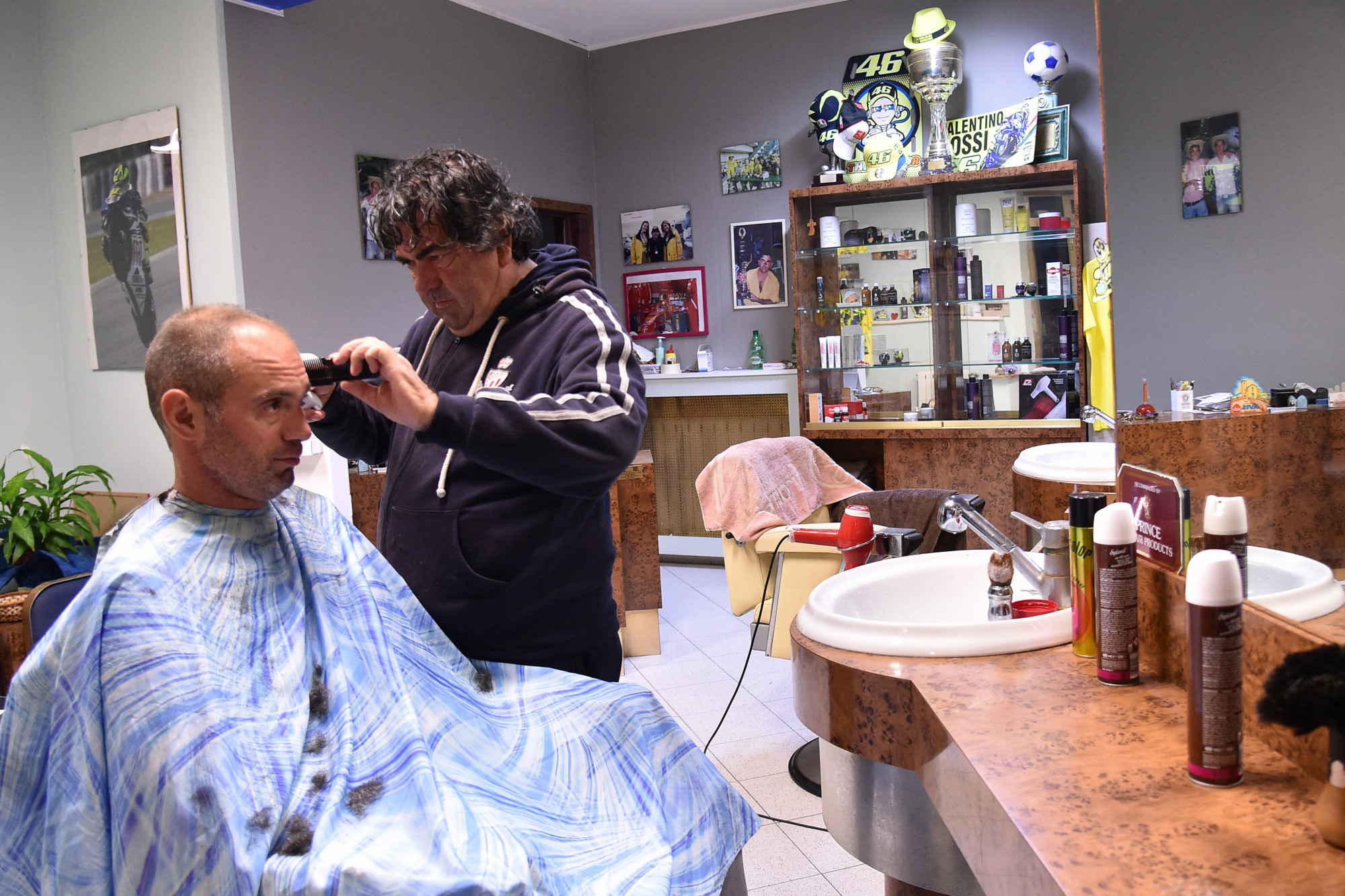 Egy olasz polgármester megtiltotta a fodrászoknak a dupla hajmosást a fojtogató vízhiány miatt