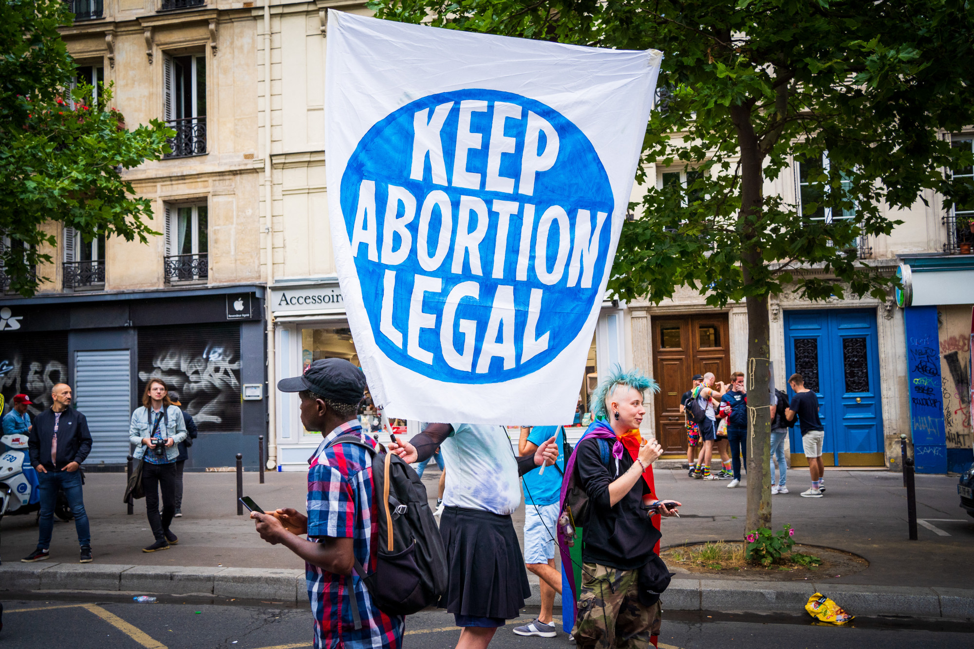 A Nike, a GAP és a Victoria's Secret támogatja munkavállalói abortuszát, miközben több ezer dollárral szponzorál abortuszellenes politikusokat