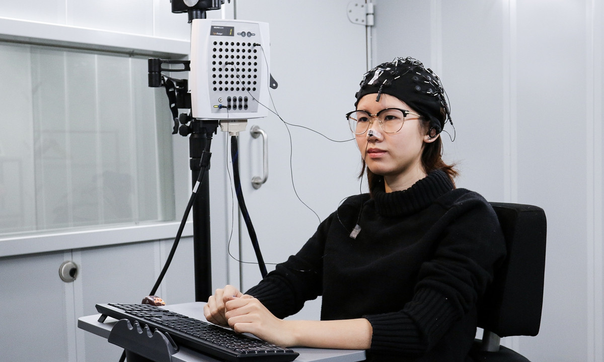 Kínai kutatók rájöttek, hogyan lehet koponyafúrás nélkül chipet ültetni az agyba