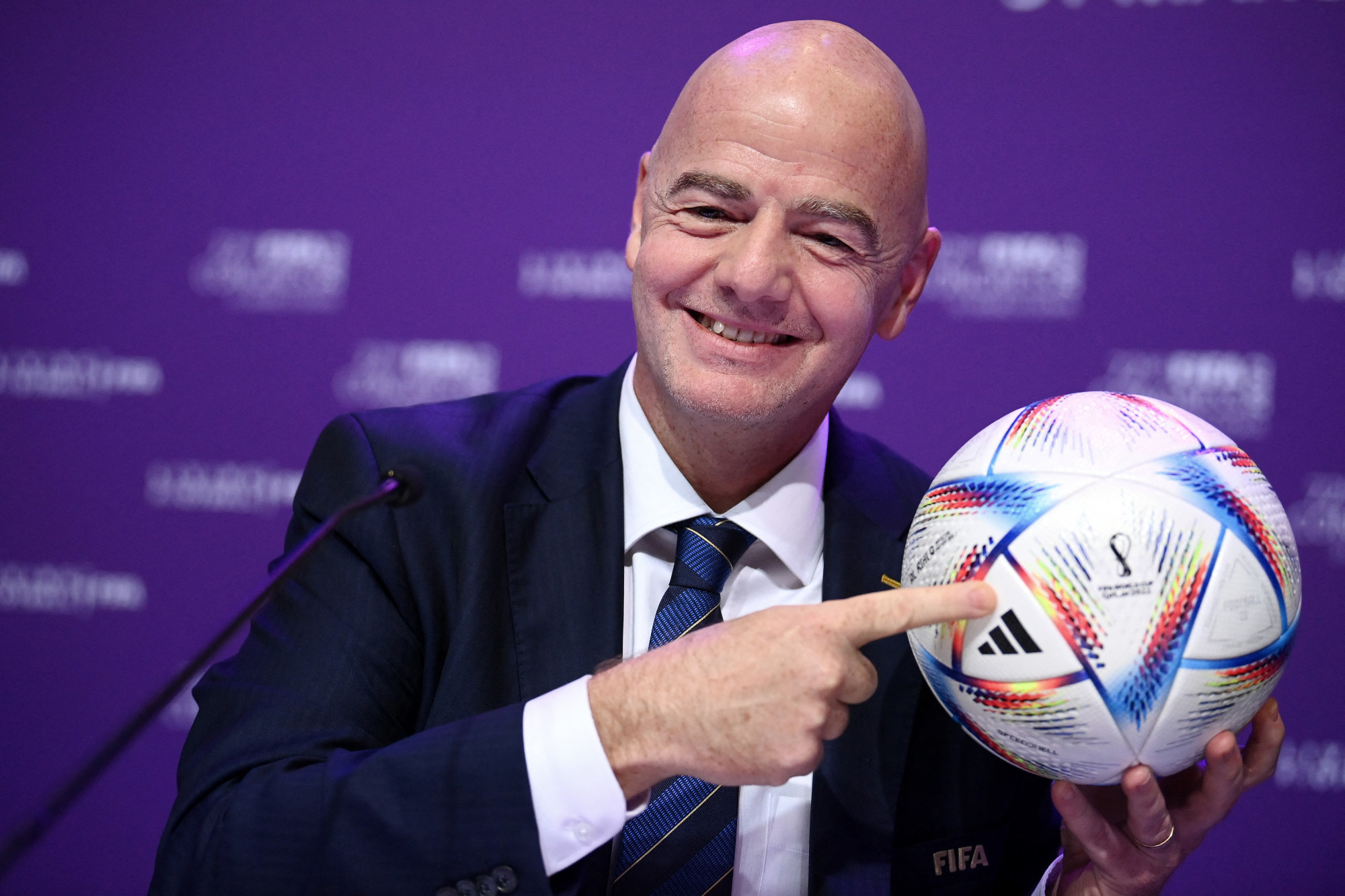 FIFA-elnök: „Kérem, most már koncentráljunk a futballra!”