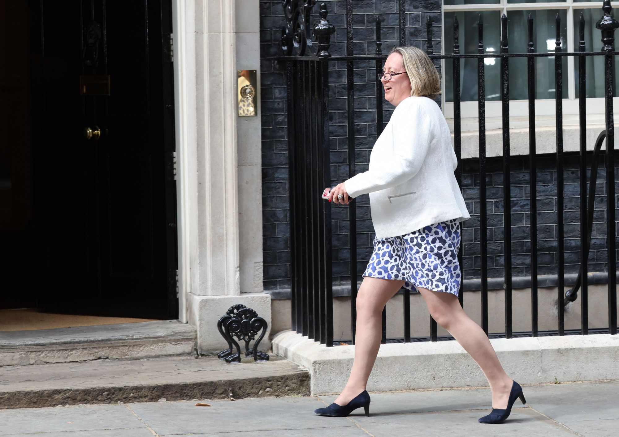 Boris Johnsont több minisztere is épp arról győzködi, hogy mondjon le