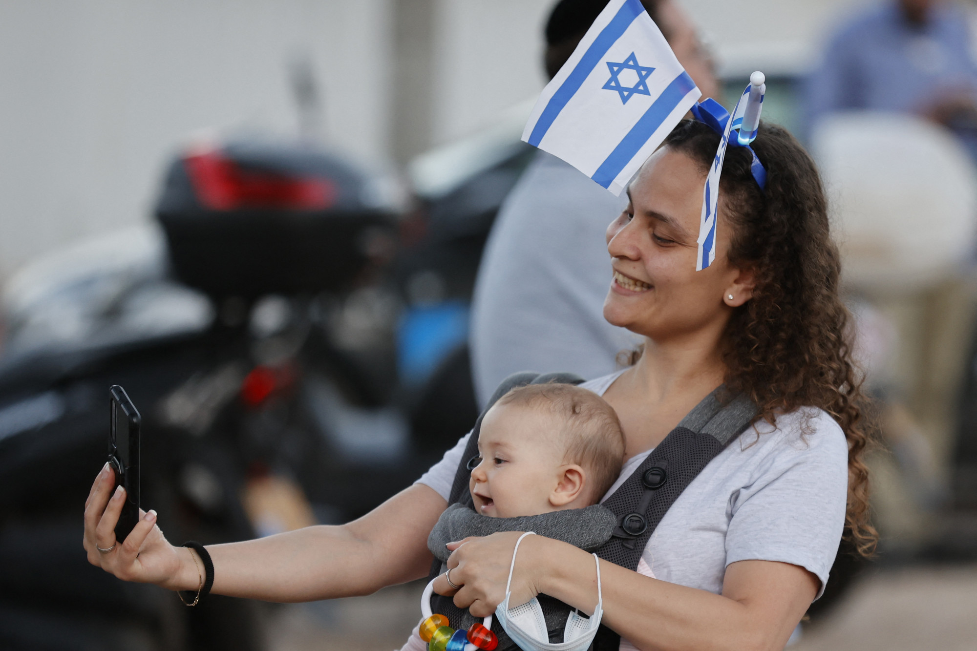 Izraelben engedélyezték az elesett katonák spermájának kinyerését, és már több gyerek született belőlük