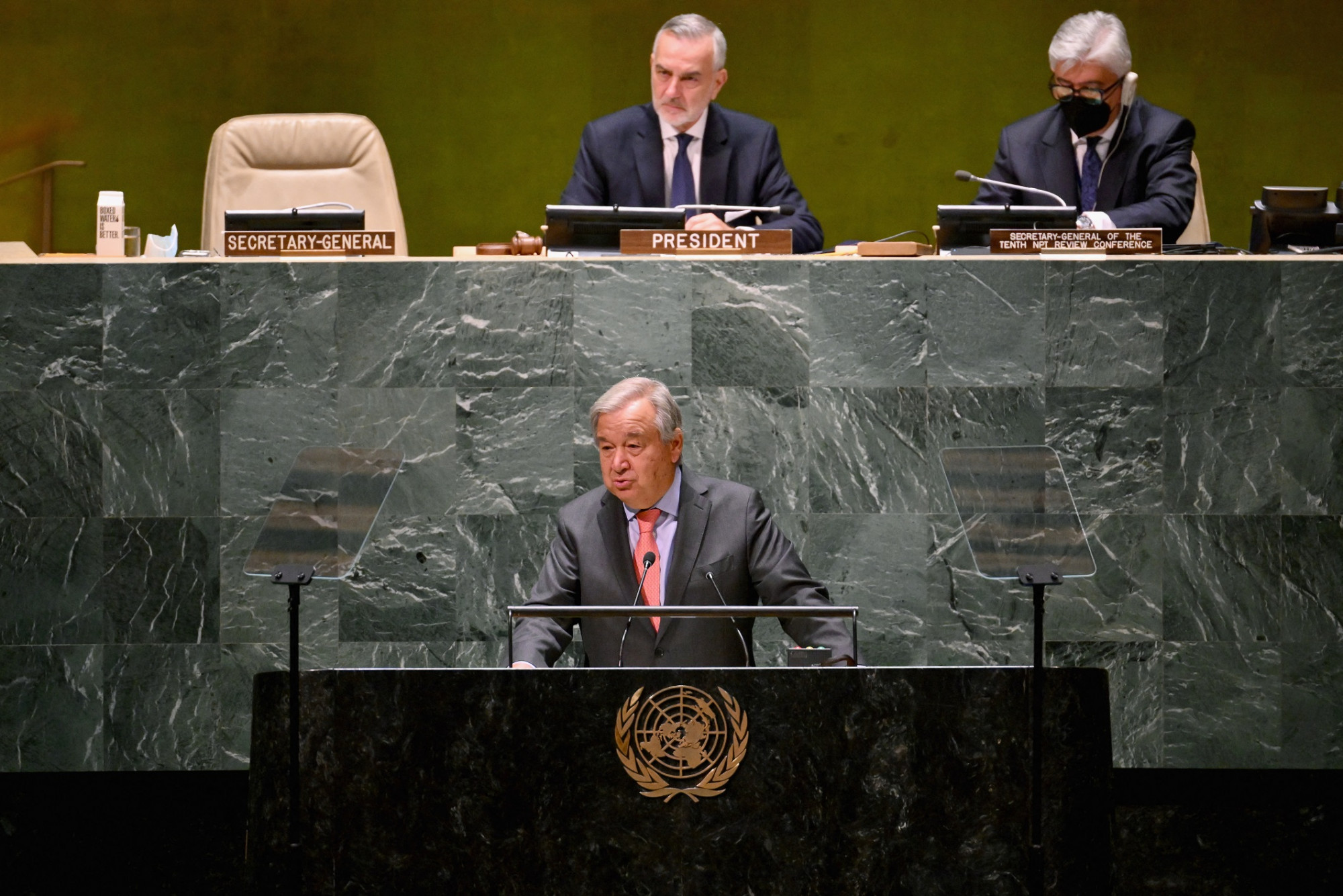 Az ENSZ-főtitkár szerint a világ egy lépésre van a nukleáris megsemmisüléstől