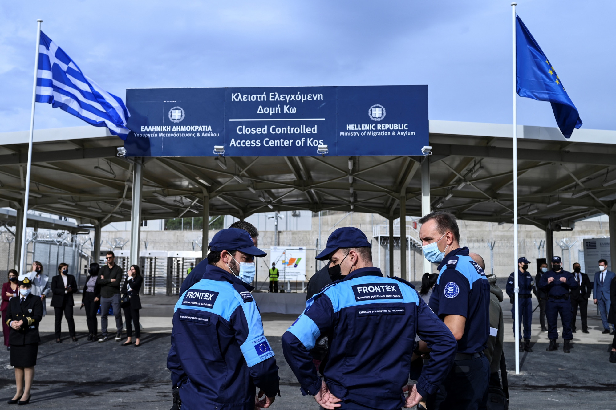 OLAF-jelentés mondja ki: visszalökik a tengerre a menedékkérőket Görögországból, aztán eltüntetik a nyomokat