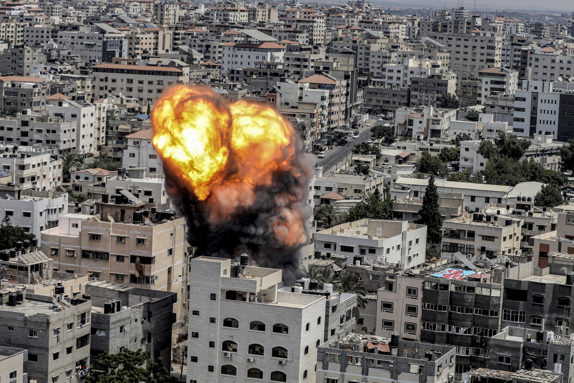Folytatódnak a légicsapások Izraelben és a gázai övezetben