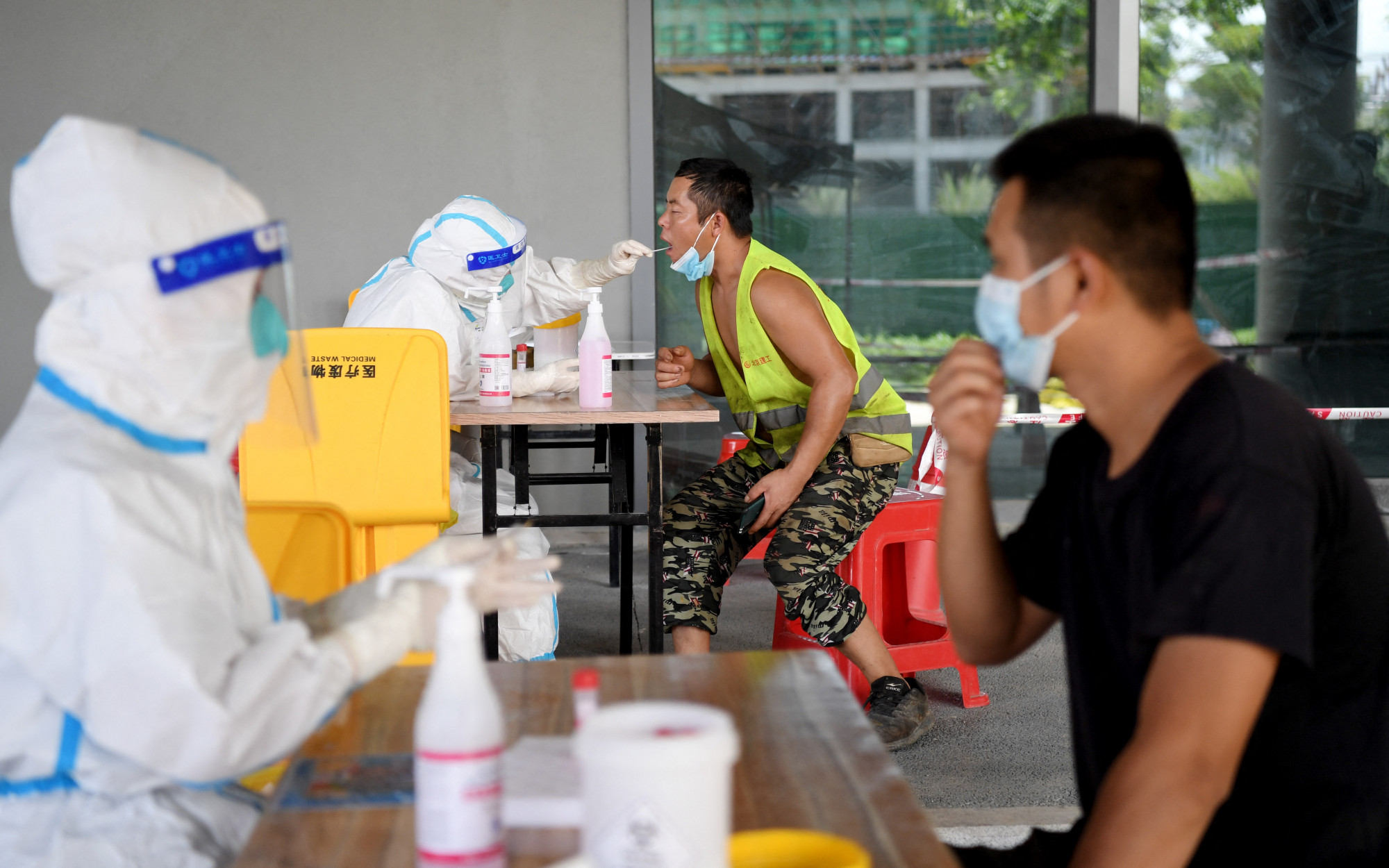 Ezrek rekedtek egy népszerű kínai üdülőhelyen a koronavírus miatt