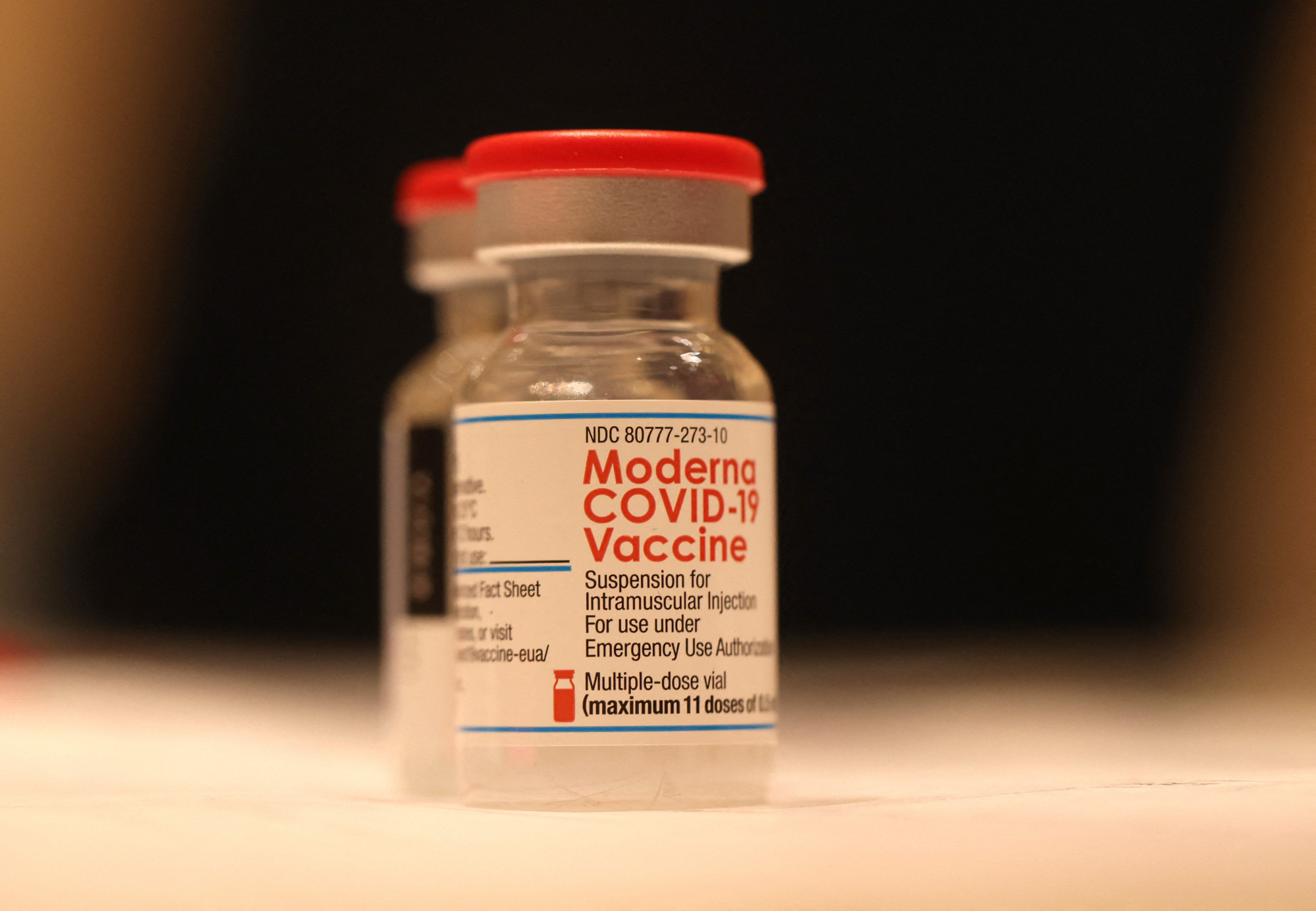 Engedélyezték a britek a Moderna omikron-vakcináját