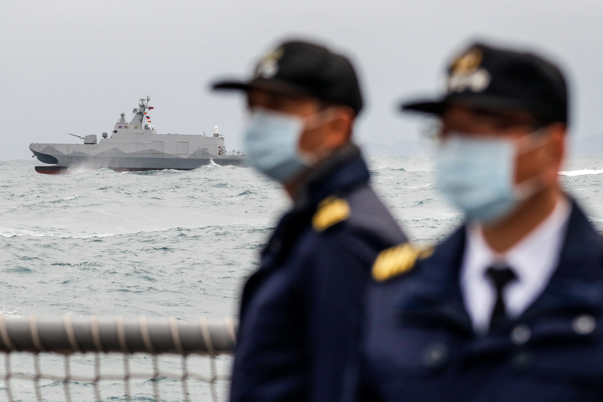 Kína haditengerészete megkezdte a Tajvani-szoros képzeletbeli középvonalának eltörlését