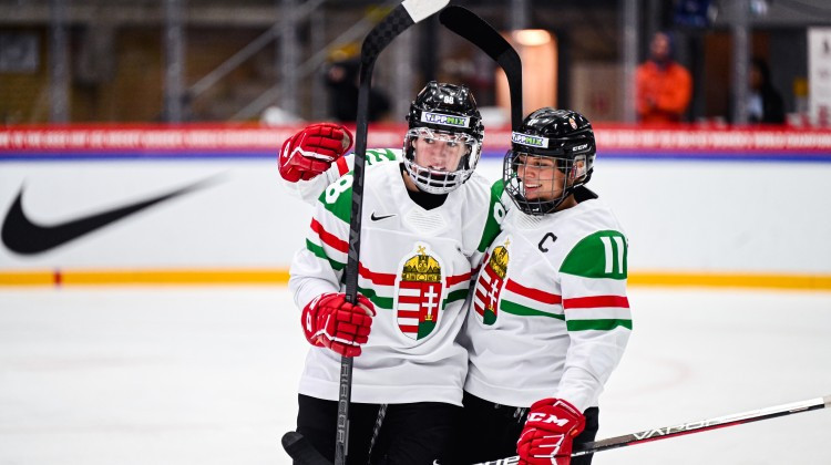 A magyar női jégkorong-válogatott bent maradt a világelitben
