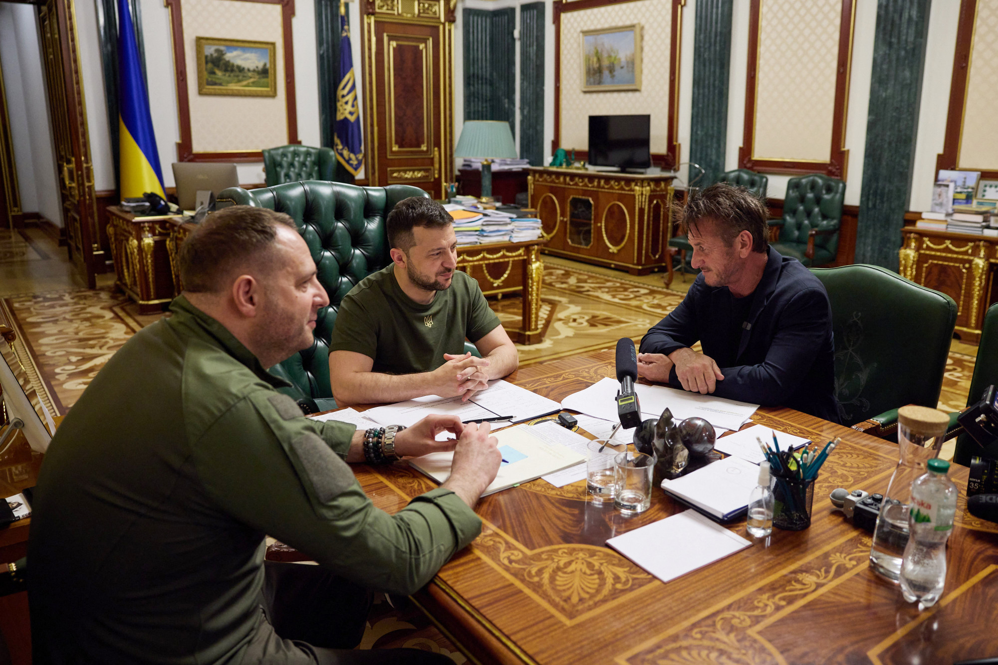 Sean Penn és Zelenszkij találkozója Kijevben 2022. június 28-án