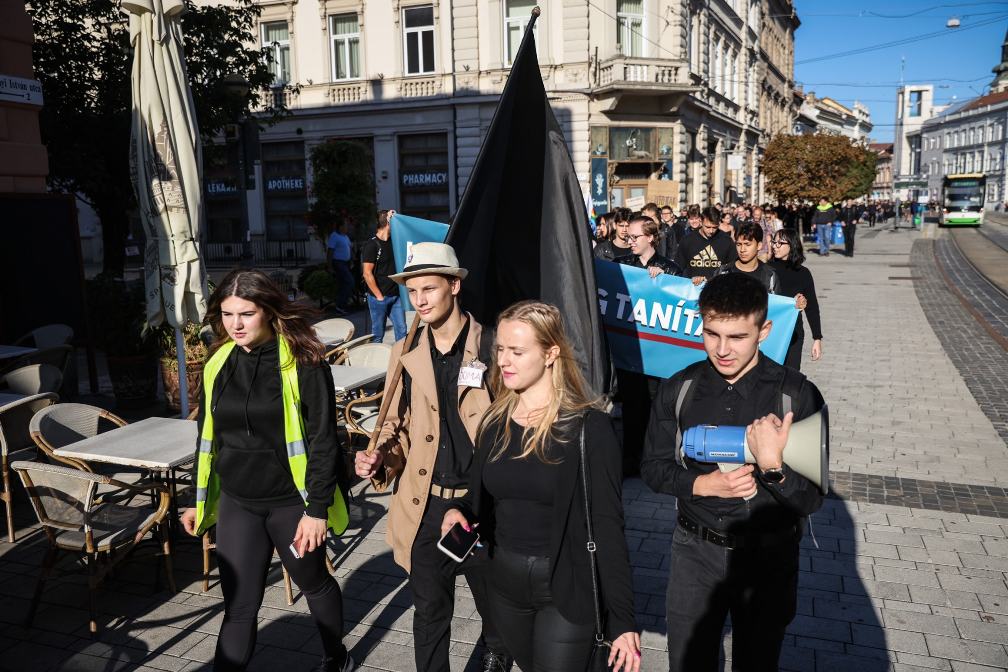 Miskolcon tüntetés lett a hétfő reggeli félórás élőláncból