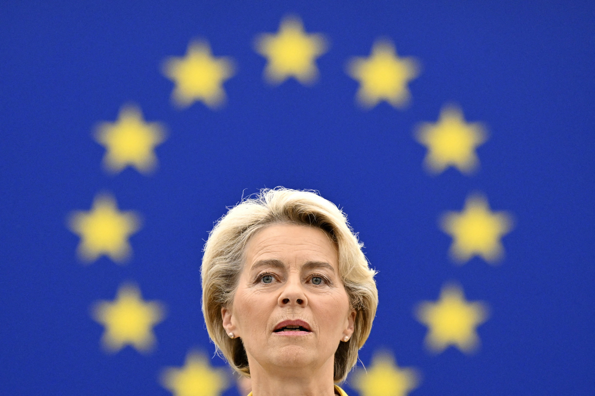 6400 milliárd forintnyi uniós támogatás visszatartását javasolhatja az Európai Bizottság a Reuters információi szerint