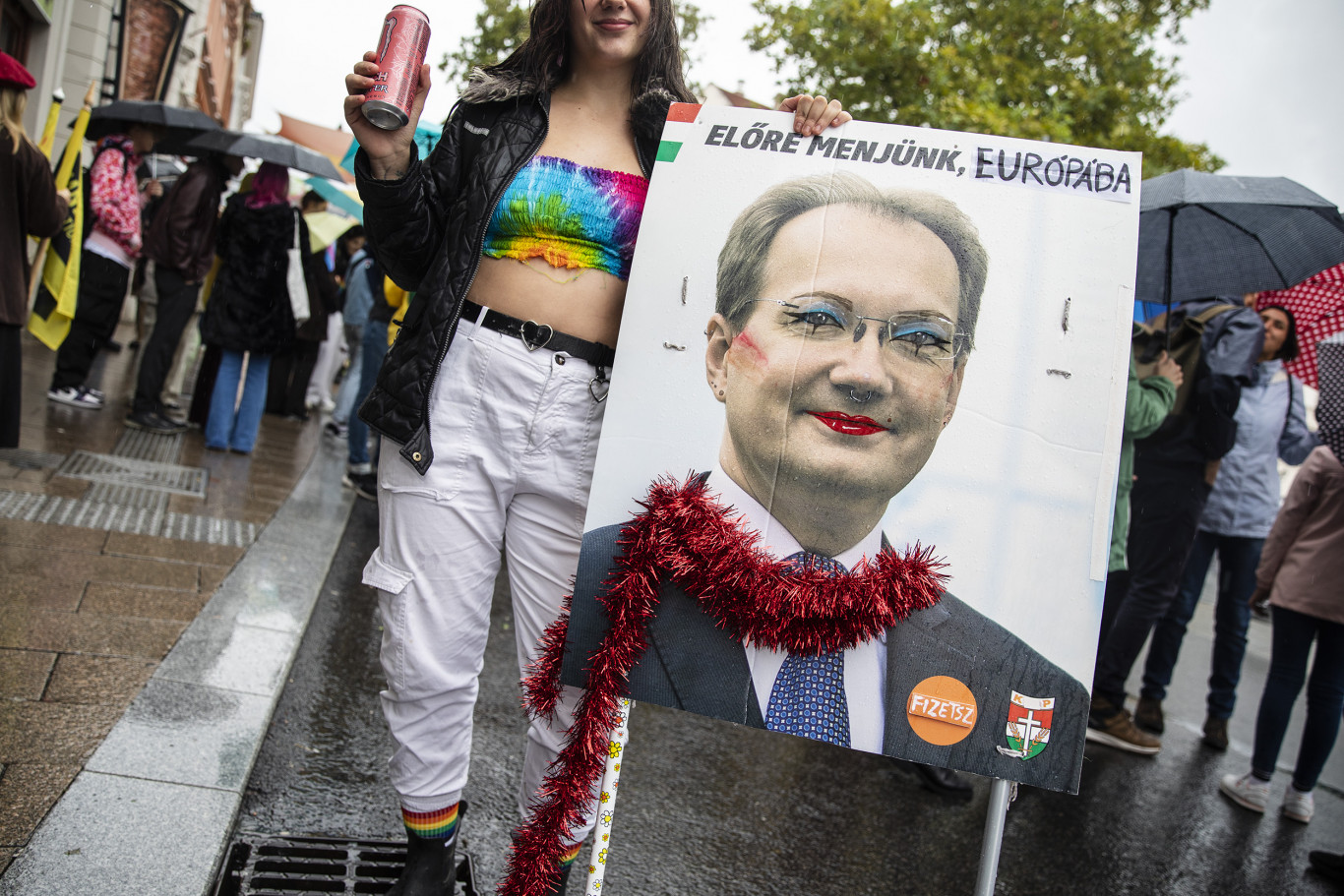 Terroristákra és nemzetközi bűnözőkre hivatkozva hozták azt a törvényt, aminek alapján most a Pride-on felvonulók arcát azonosíthatják be a rendőrök