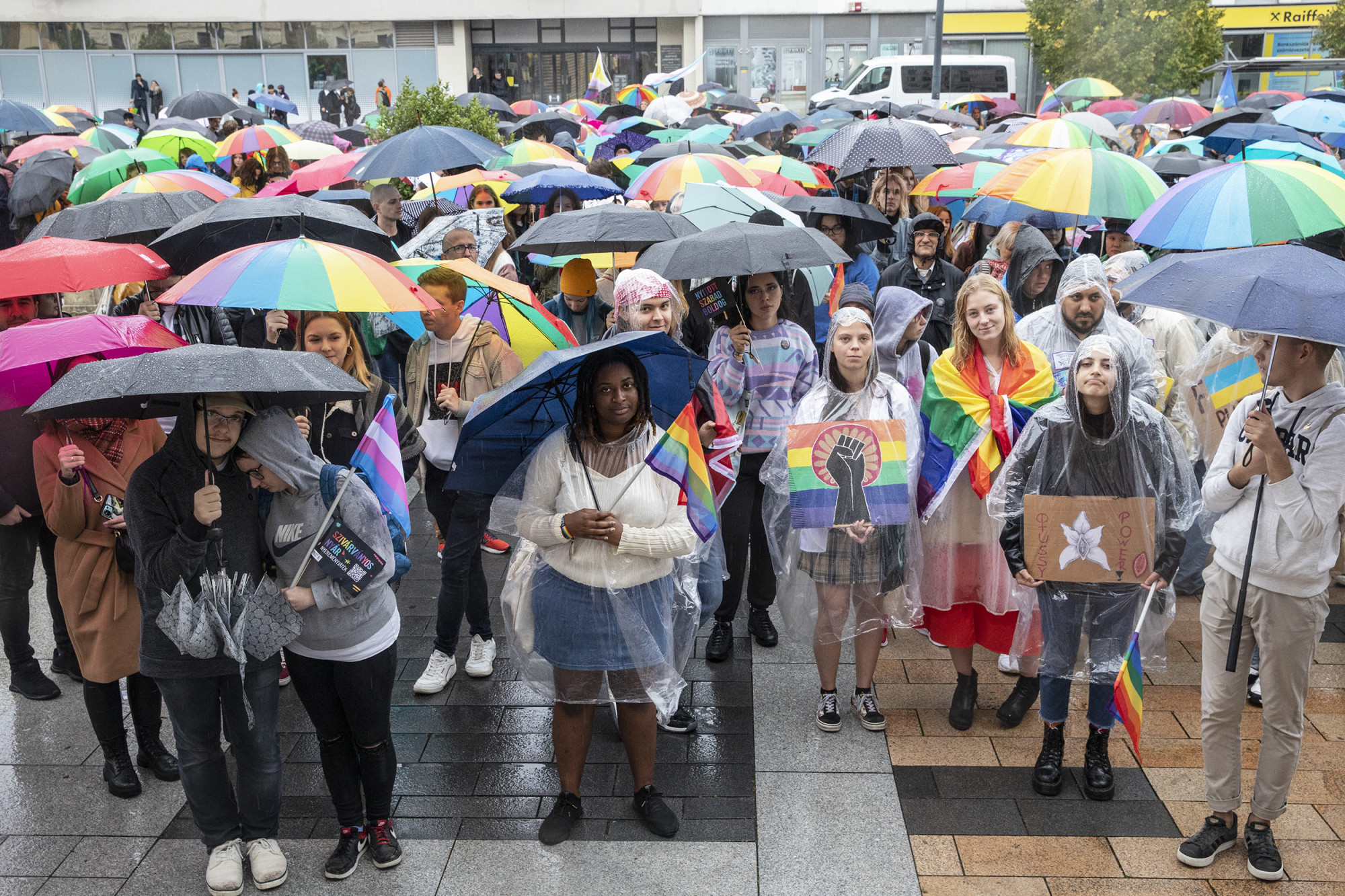 Négy uniós frakcióvezető kéri az Európai Bizottságot a betiltott pécsi Pride kapcsán, hogy függessze fel a homofób törvényt