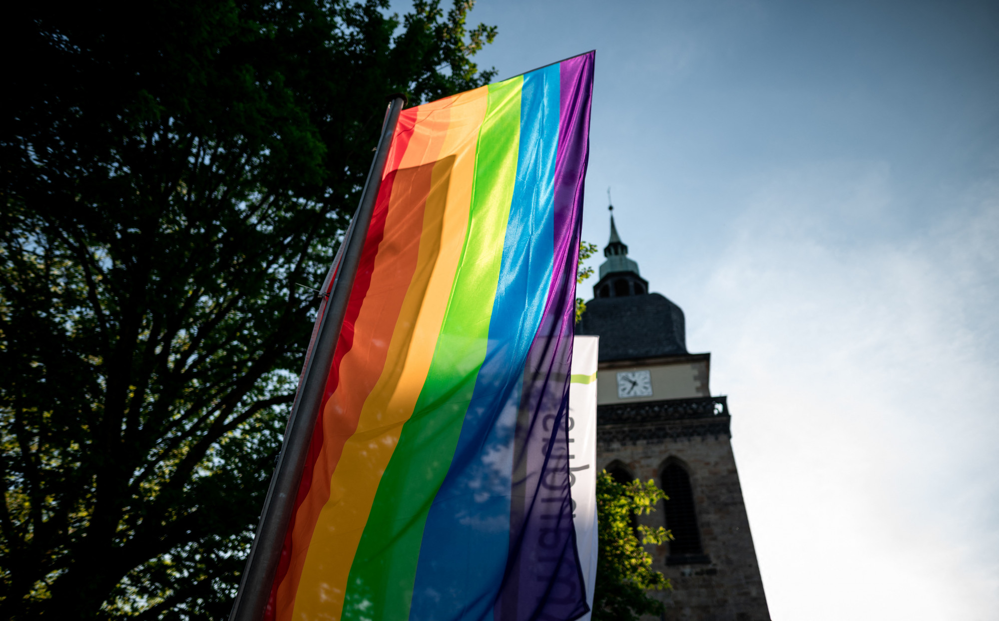 Megáldhatják az azonos nemű flamand katolikusok házasságát