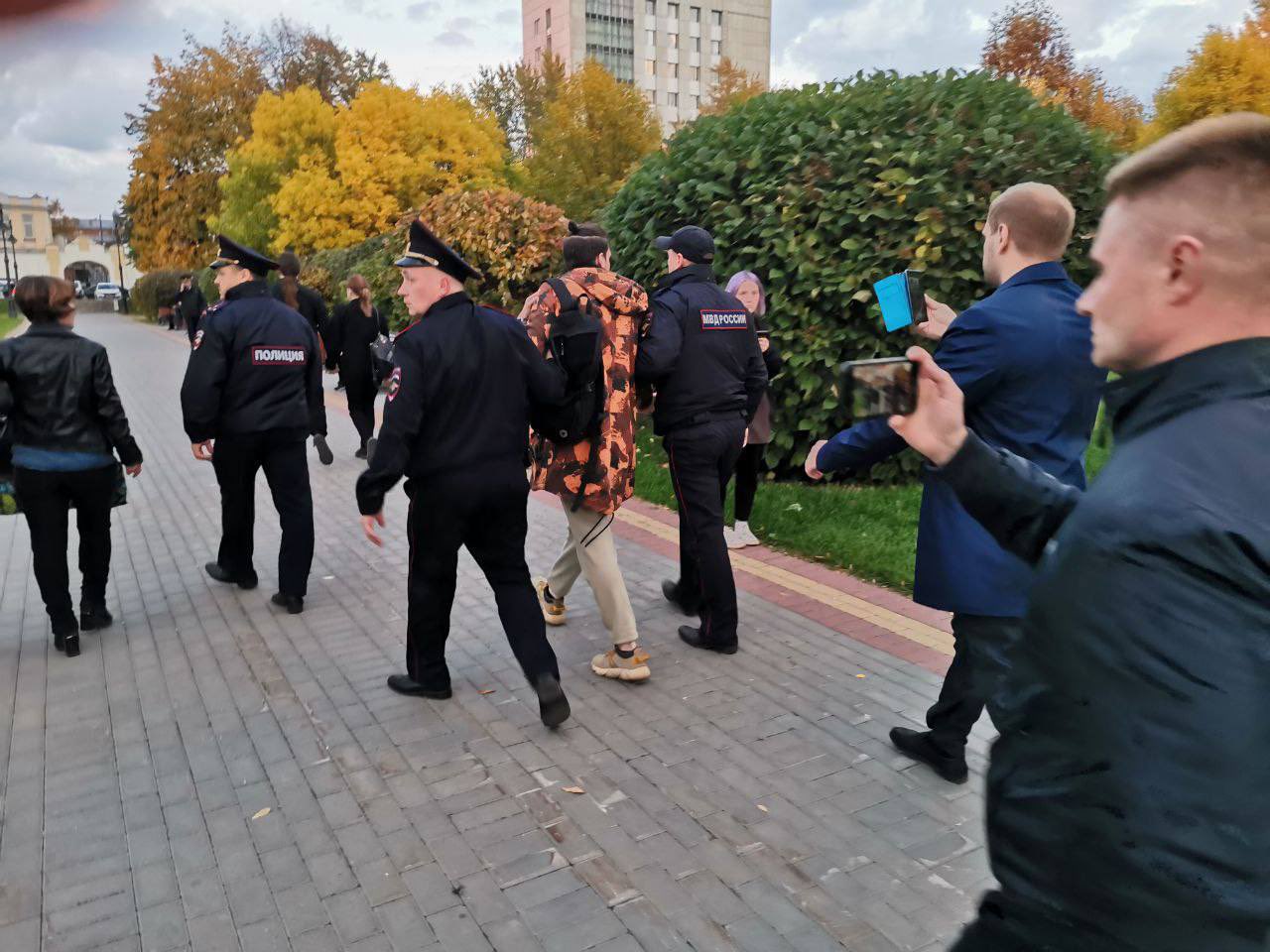 Százával tartóztatják le a mozgósítás ellen tiltakozó oroszokat