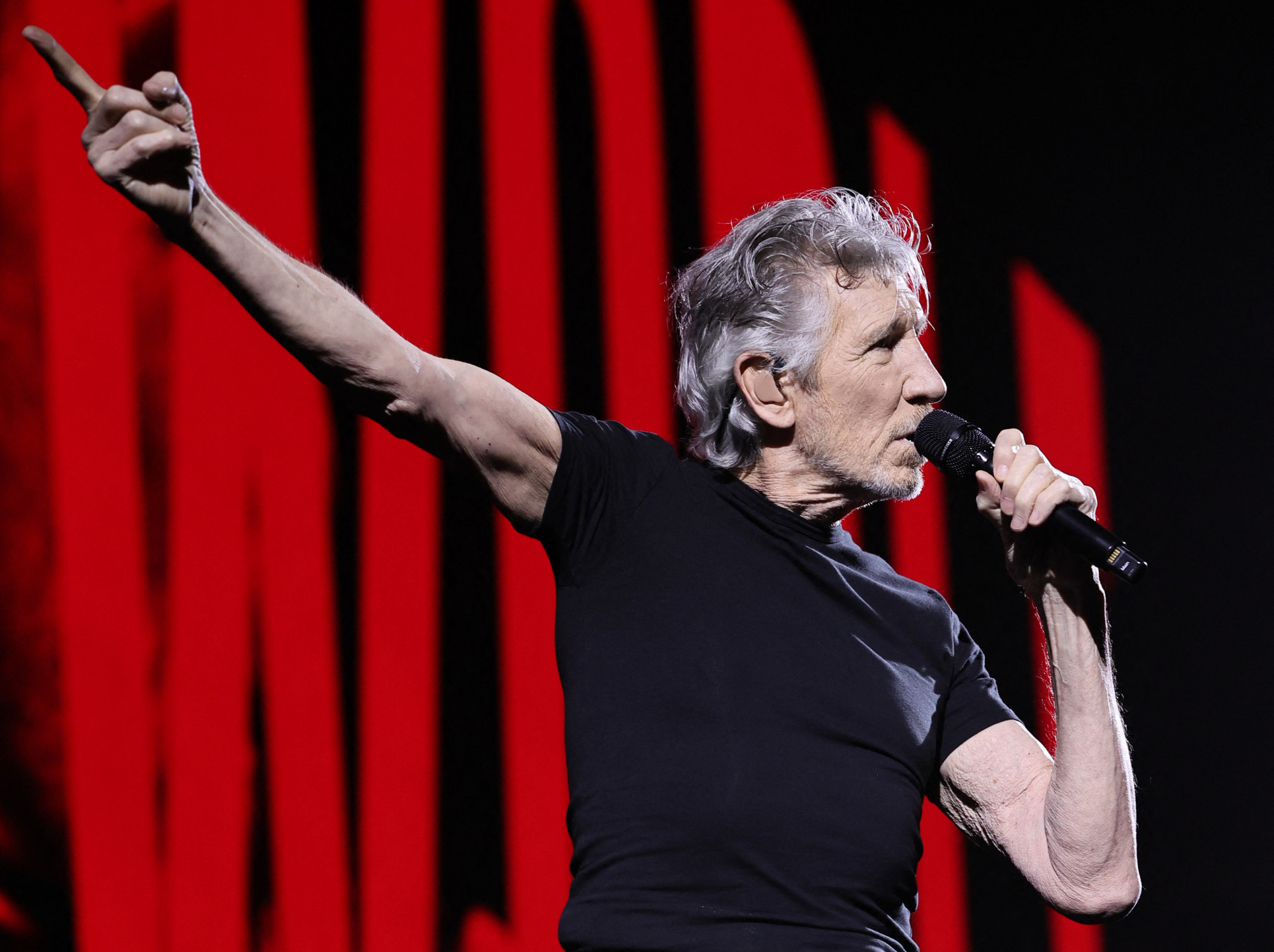 Roger Waters Putyinnak: „Ha valóban egész Európát le akarja rohanni, akkor bassza meg”