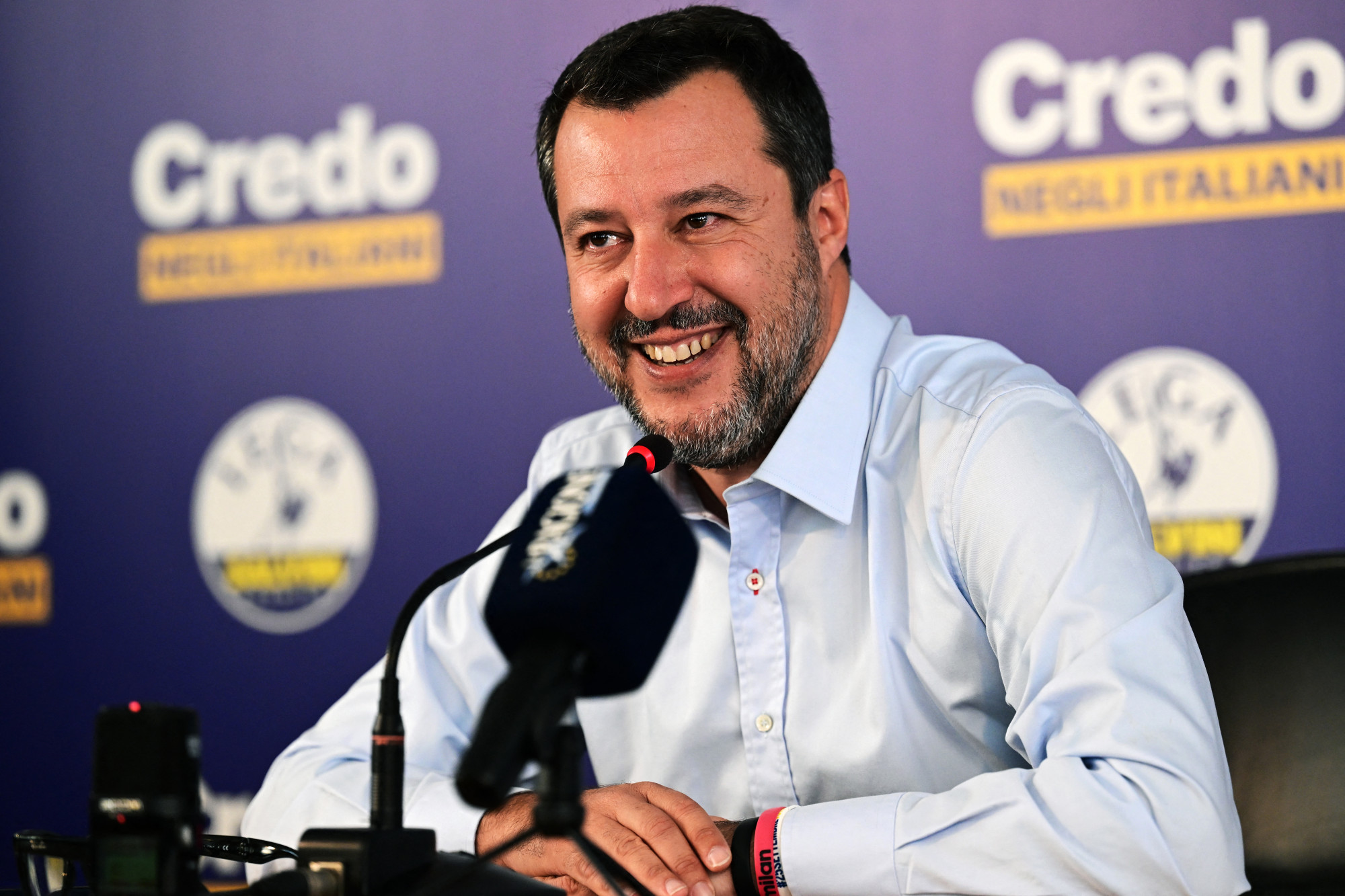 Matteo Salvini, a Liga (Lega) elnöke sajtótájékoztatót tart az olaszországi előrehozott választások eredményéről Milánóban, 2022. szeptember 26-án.