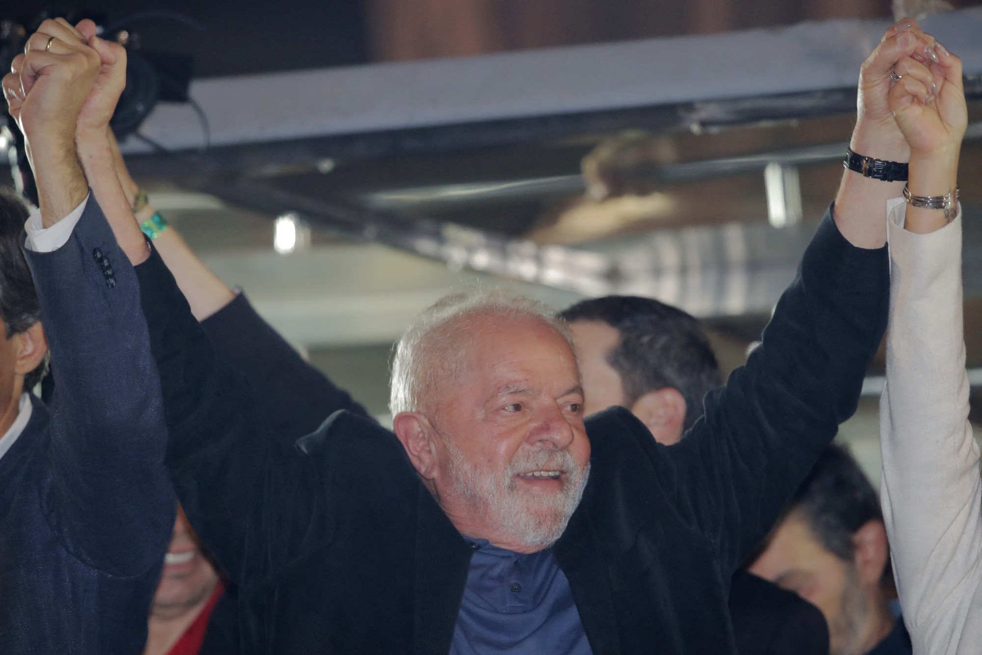 Lula da Silva nyerte a brazil elnökválasztás első fordulóját, de Bolsonaro a vártnál jobban szerepelt