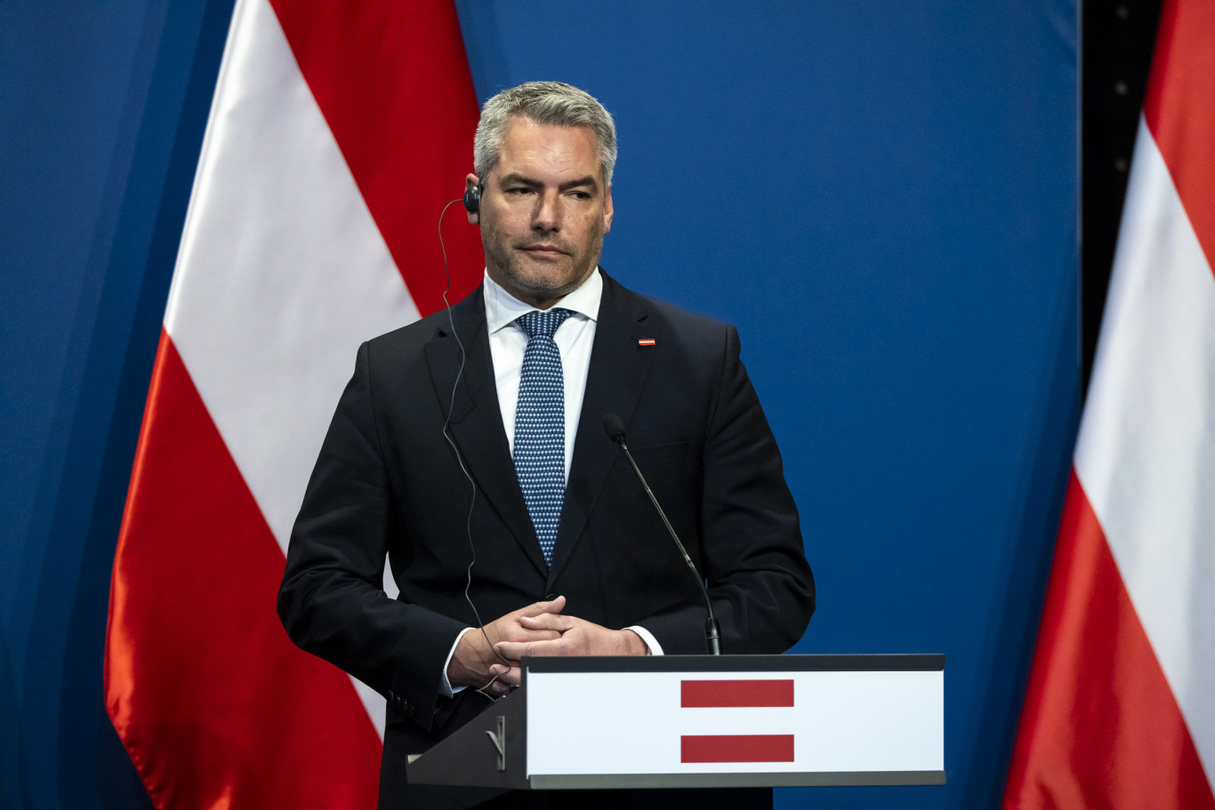 Az osztrák kancellár tiltakozik a saját miniszterének a döntése ellen
