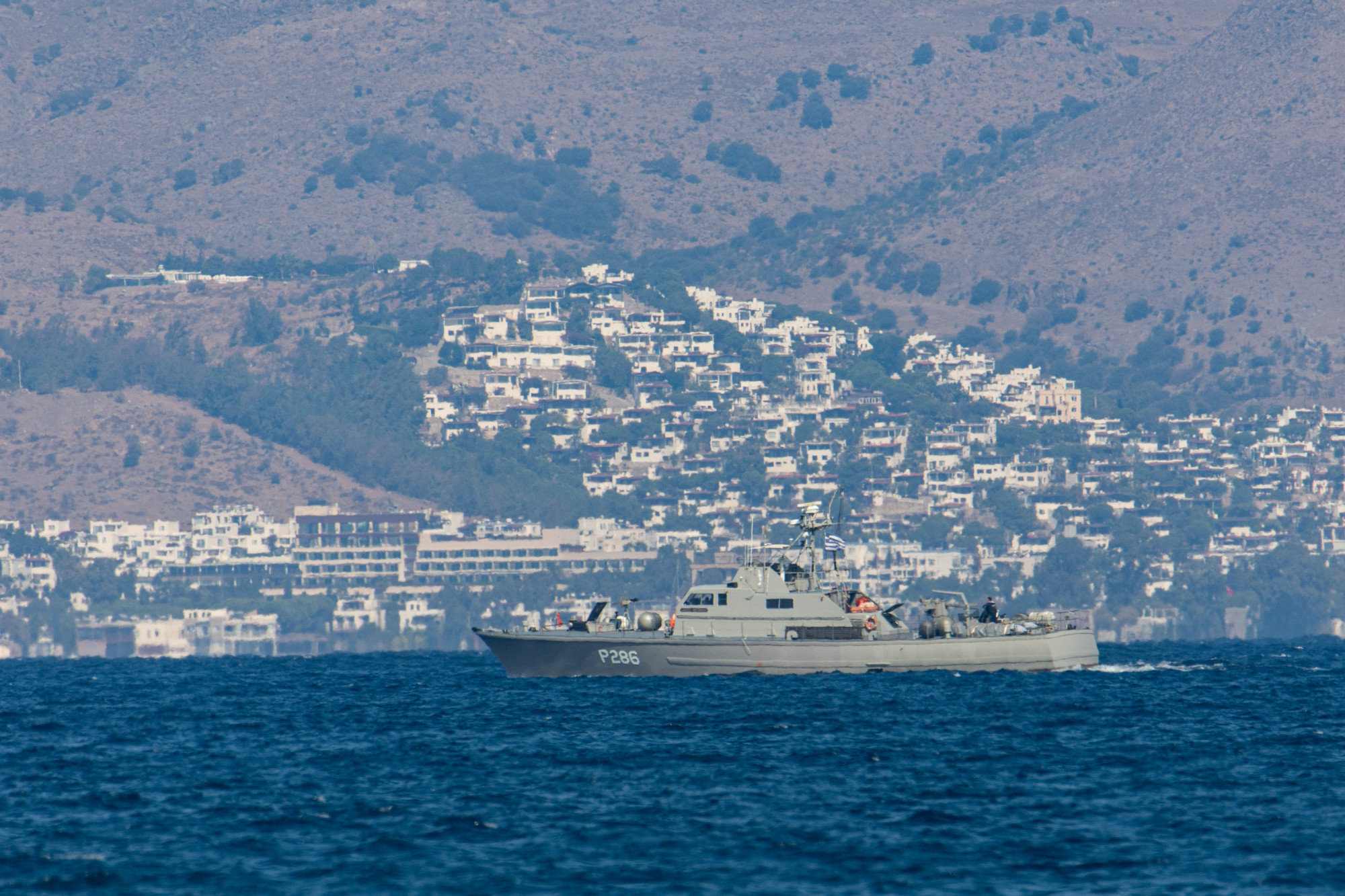 Legalább tizenöten meghaltak, miután Görögország partjainál elsüllyedt két menekülteket szállító hajó