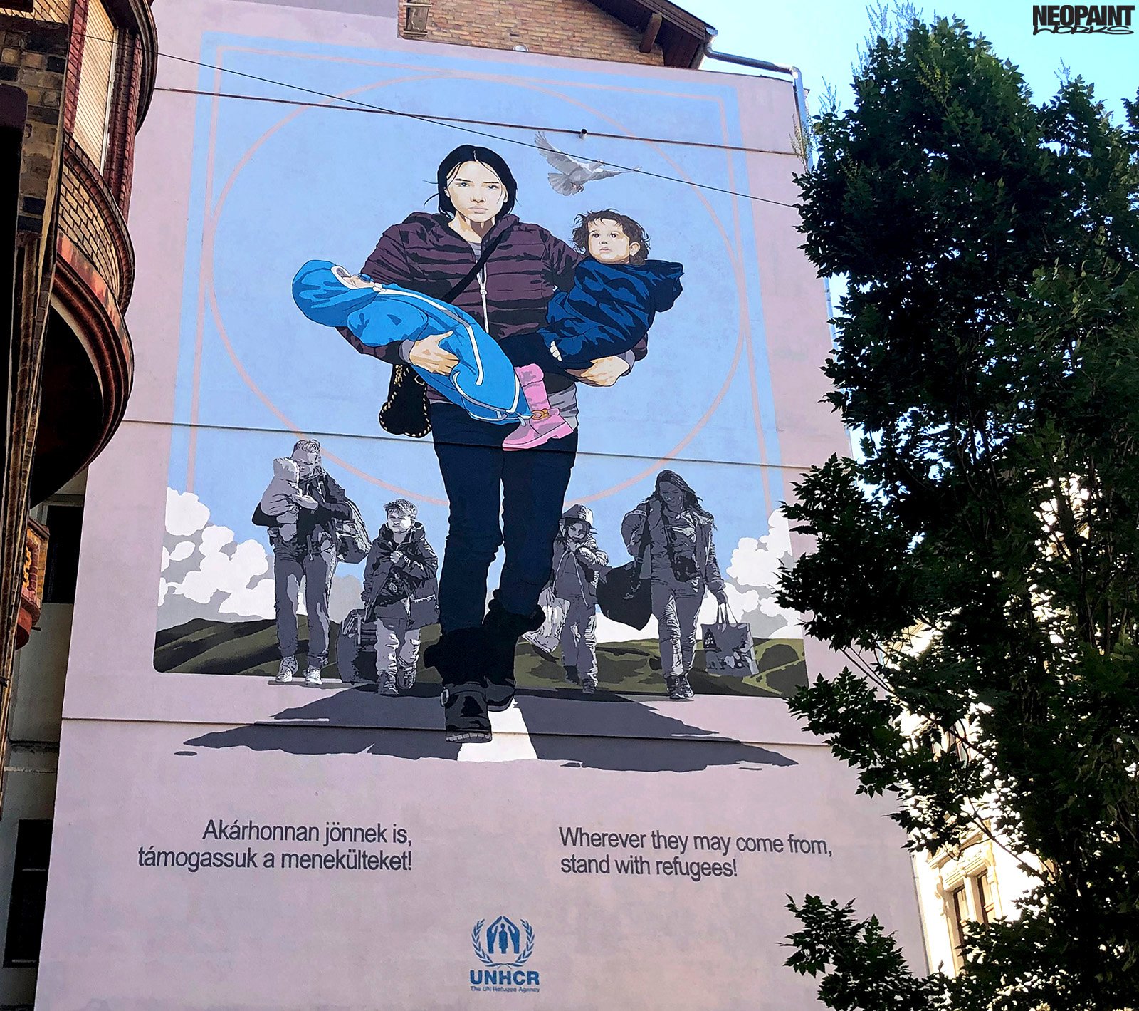 Hatalmas falfestmény állít emléket az ukrajnai menekülteknek  Erzsébetvárosban