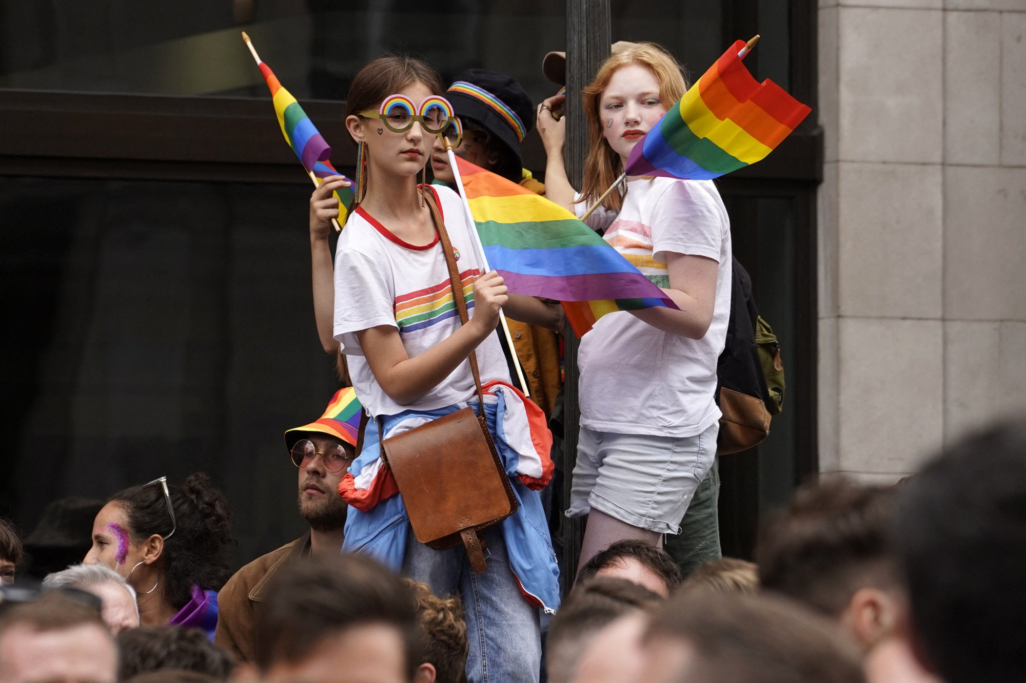 Felvonuló tinik a 2022-es londoni Pride-on
