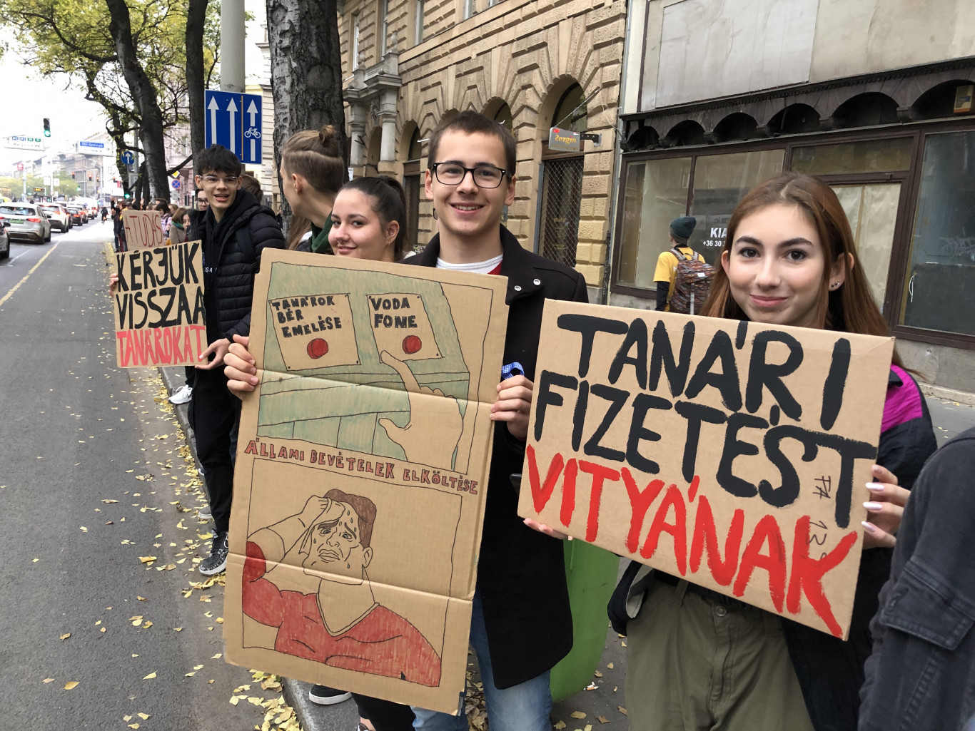 A tanárok többségének bérét csak a fokozatához tartozó minimumösszeggel emelték