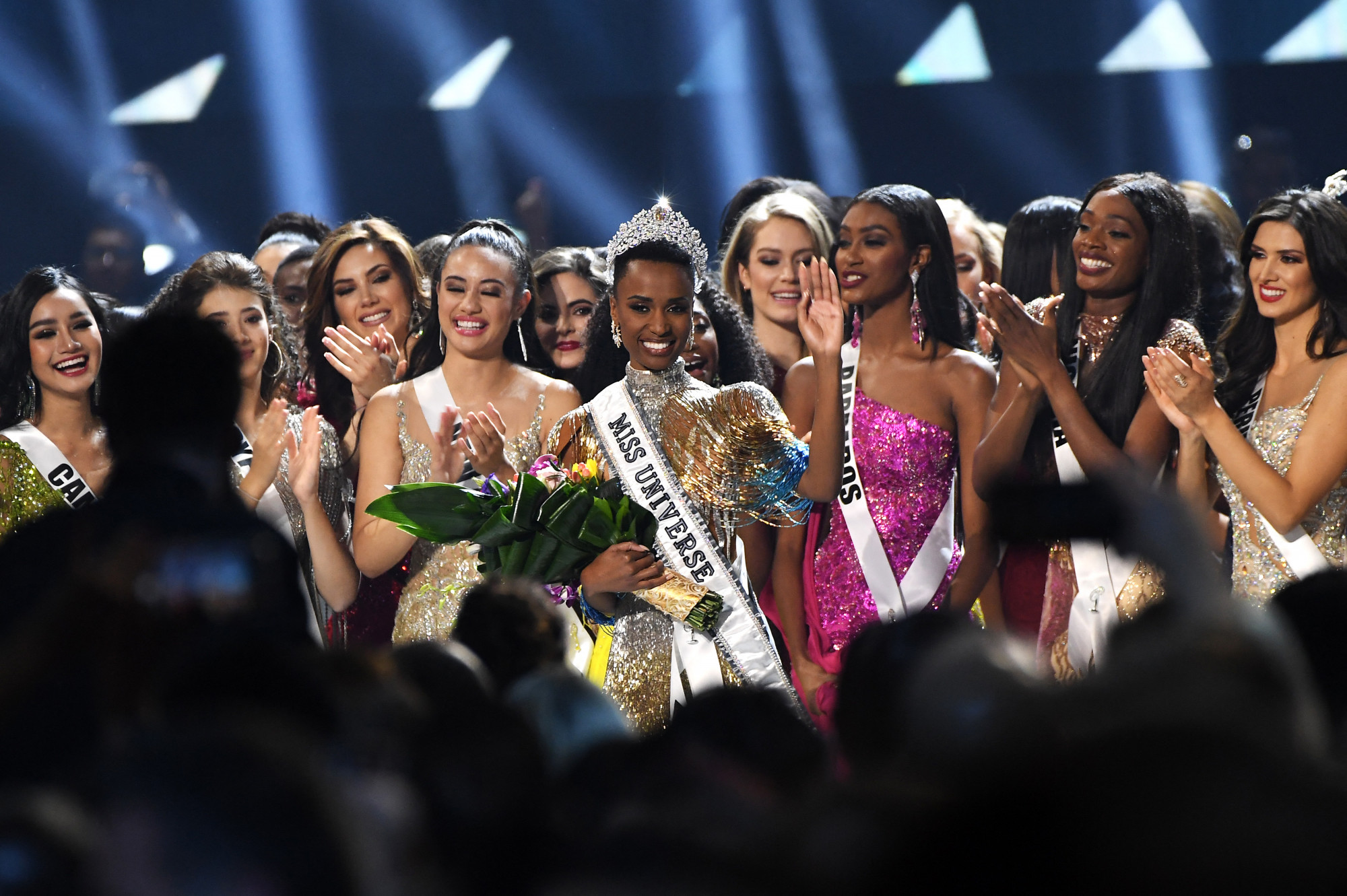 Egy thaiföldi, transznemű médiamágnás vette meg a Miss Universe szépségversenyt
