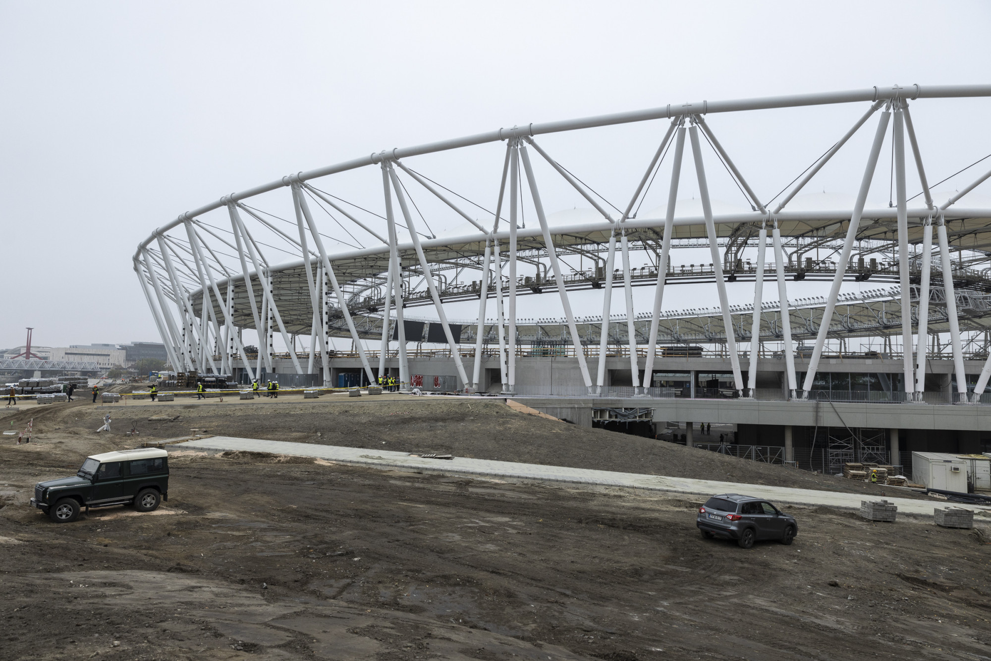 A kormány további 19,7 milliárd forintot csoportosít át a gazdaságújraindítási alapból az ország így is legdrágább stadionjára