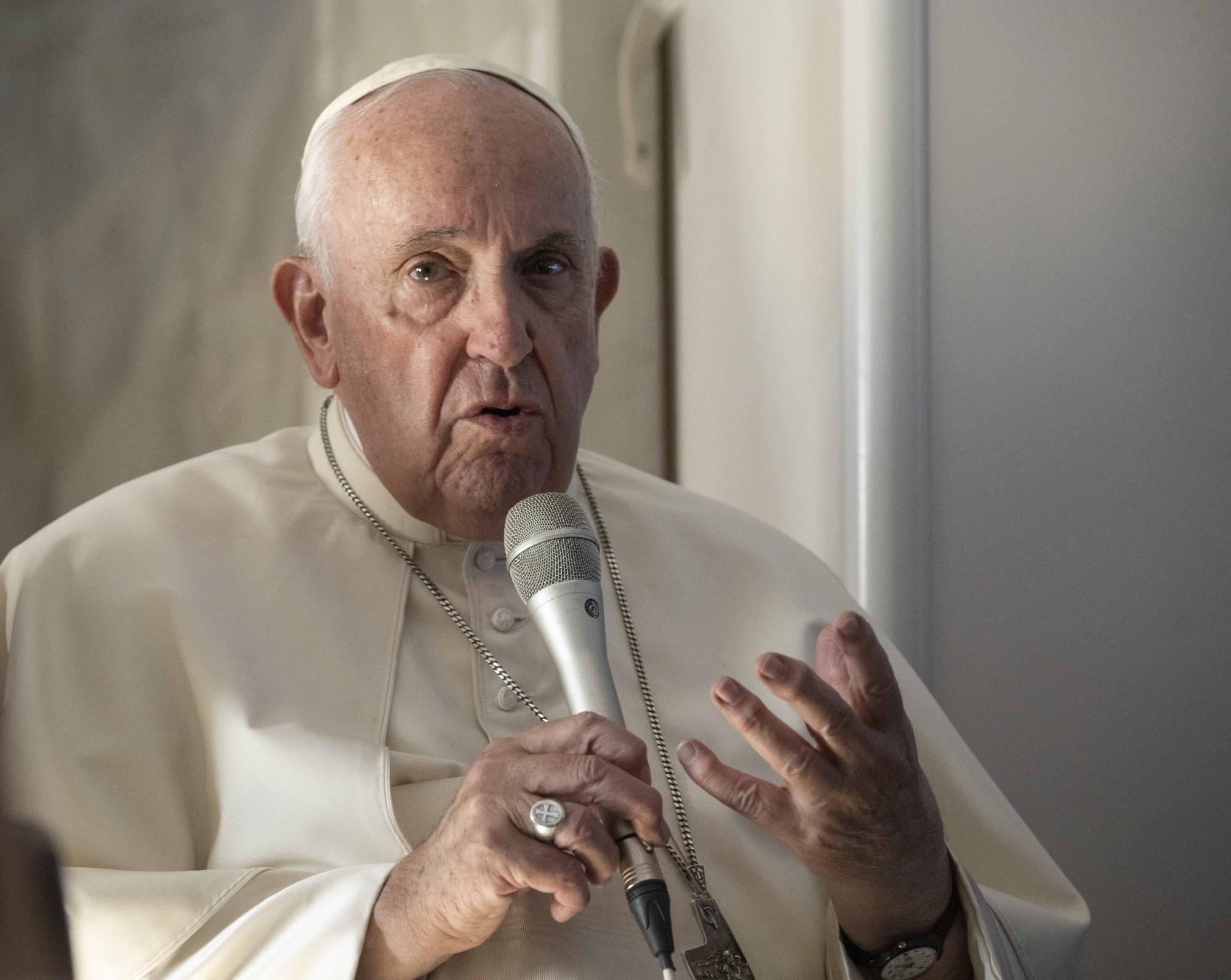 Ferenc pápa tisztázta, hogy miért mondta a homoszexualitásra, hogy bűn