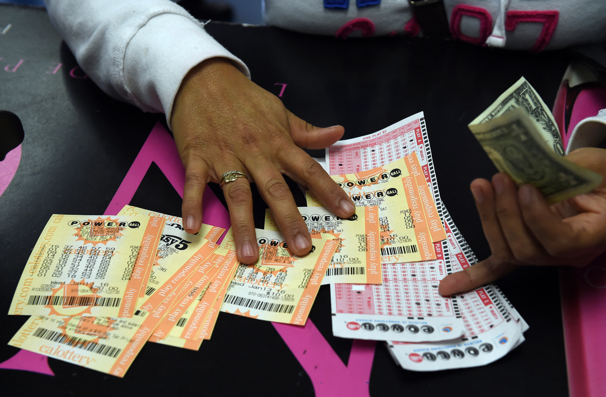 Egy ismeretlen kaliforniai elvitte a valaha volt legnagyobb, kétmilliárd dolláros lottófőnyereményt