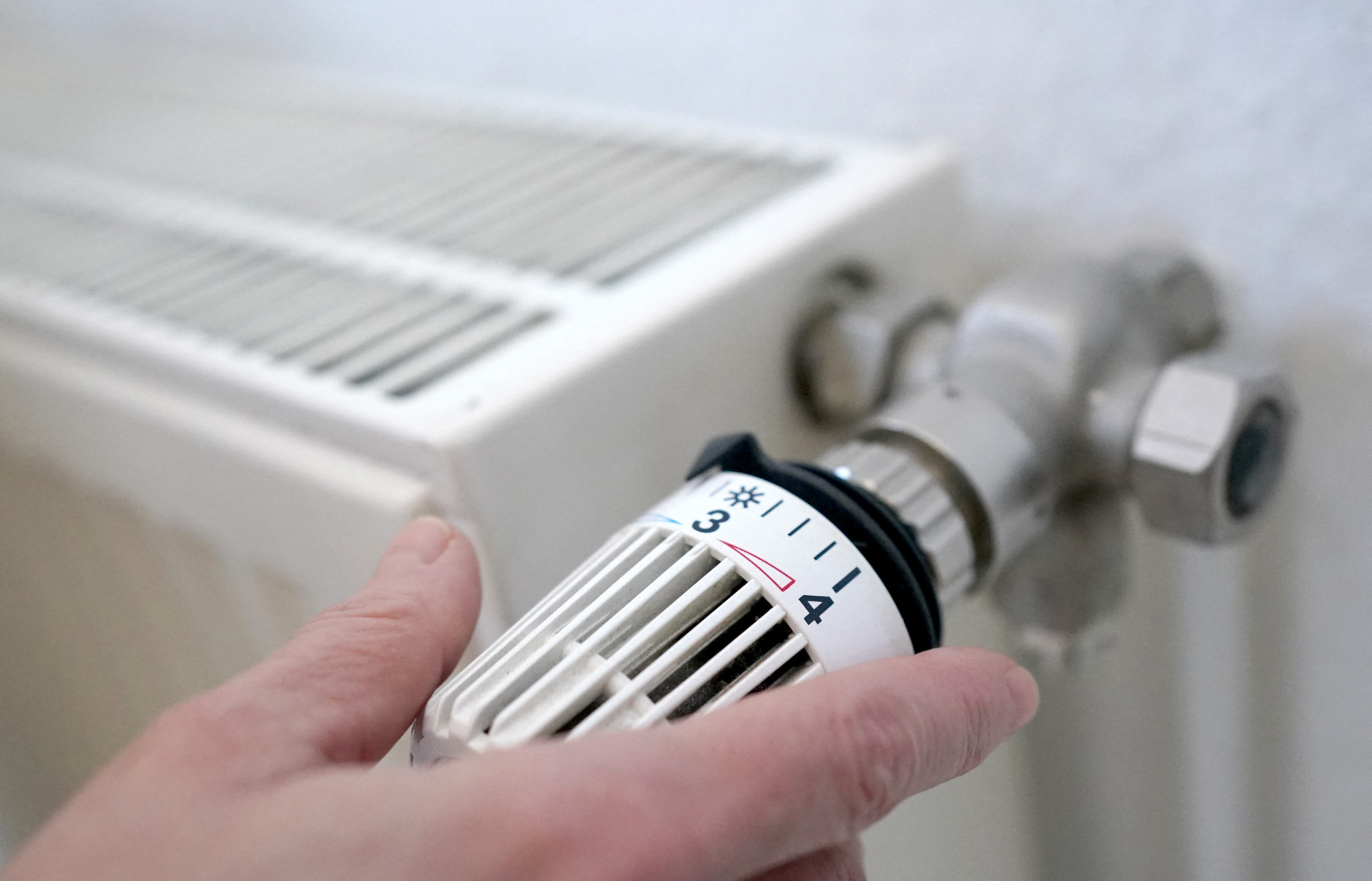 A BME TTK dékánja mindenkit arra buzdít, hogy keresse meg otthon a termosztátot, és tekerje lejjebb a fűtést